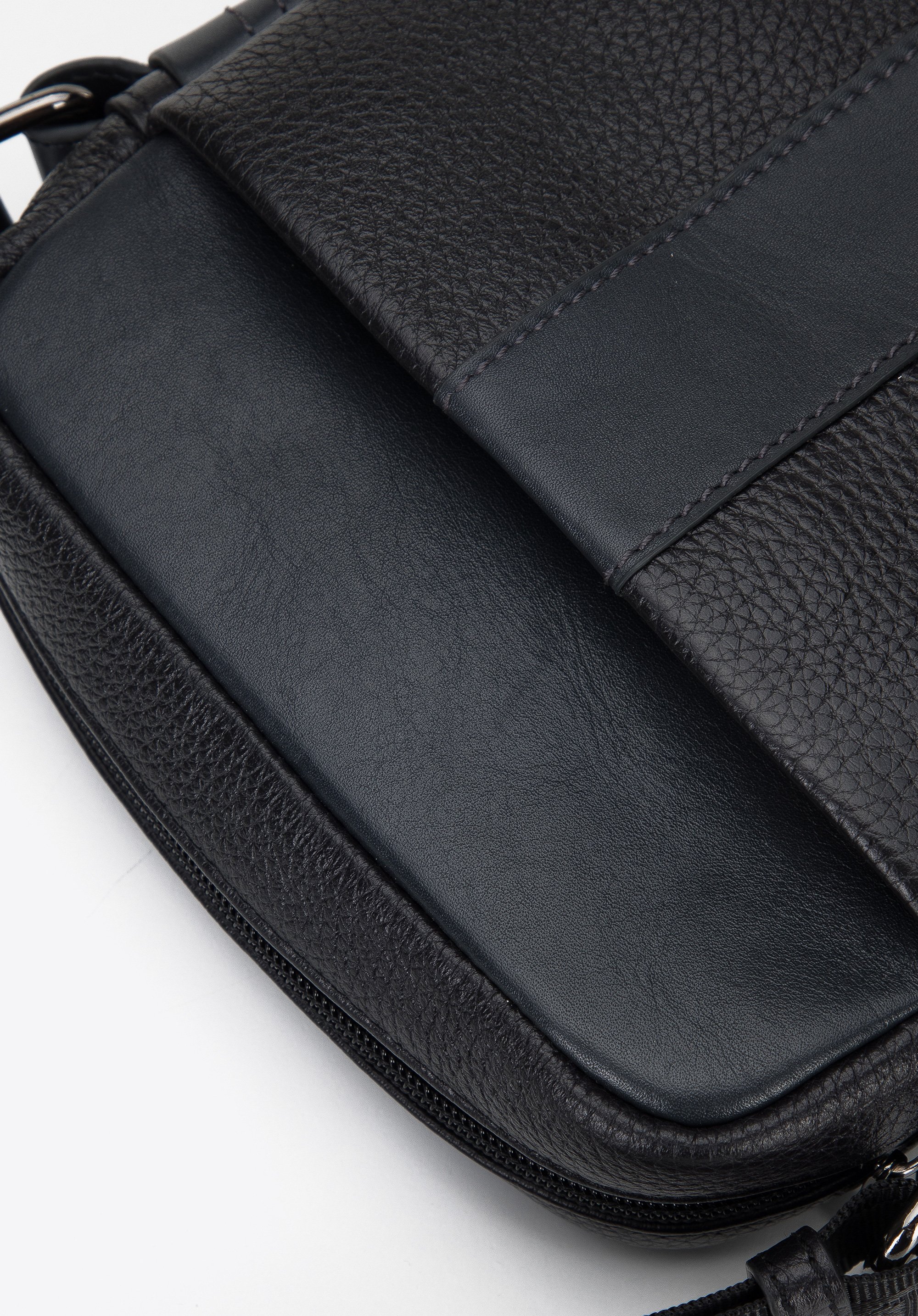 Męska listonoszka skórzana dwukolorowa mała