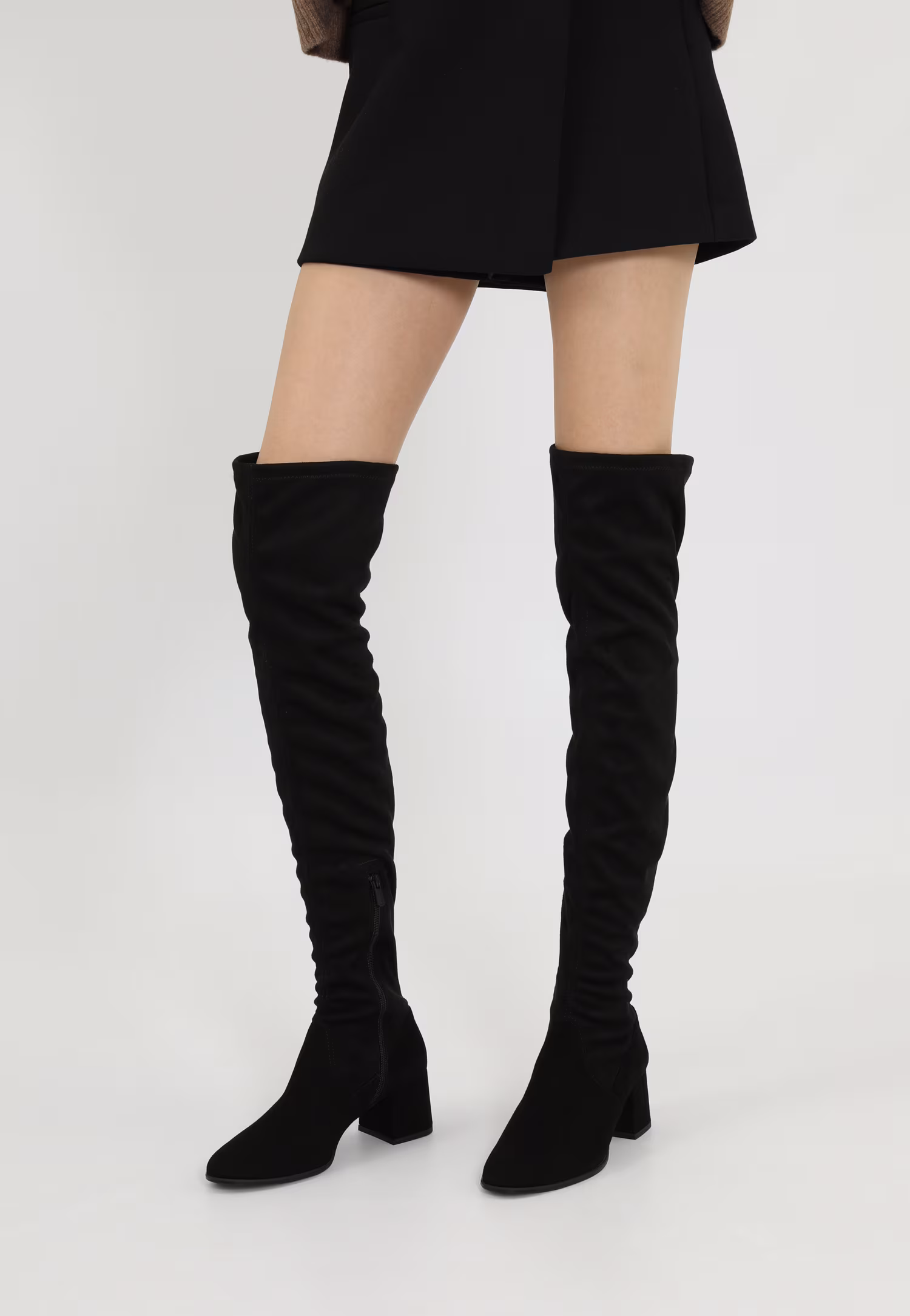 Czarne kozaki damskie zapinane na zamek