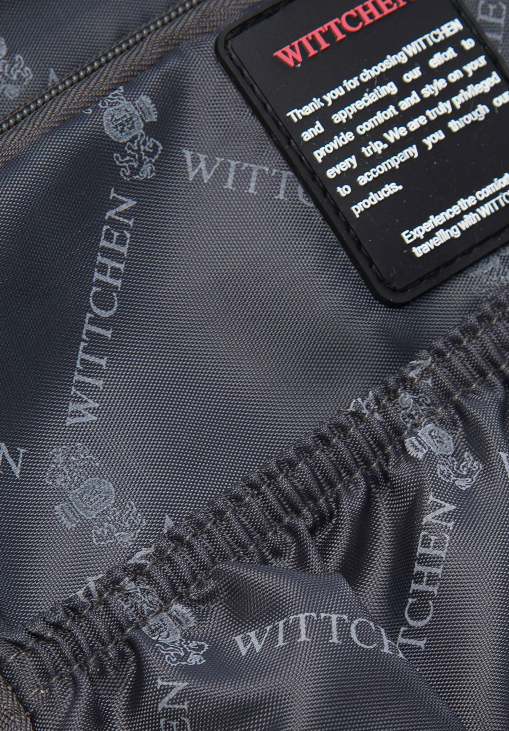 Walizka kabinowa z polikarbonu geometryczna