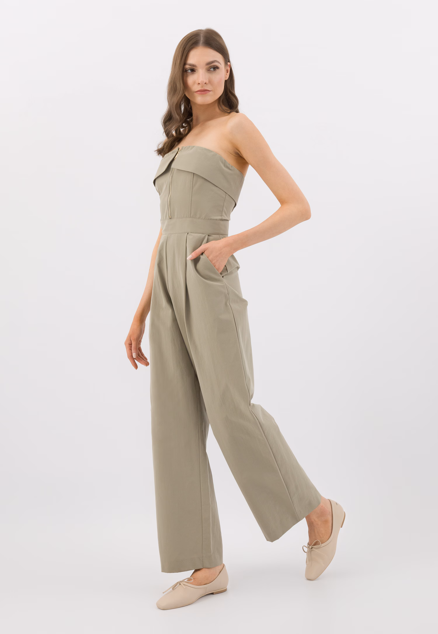 Beżowe półbuty damskie z noskiem w szpic