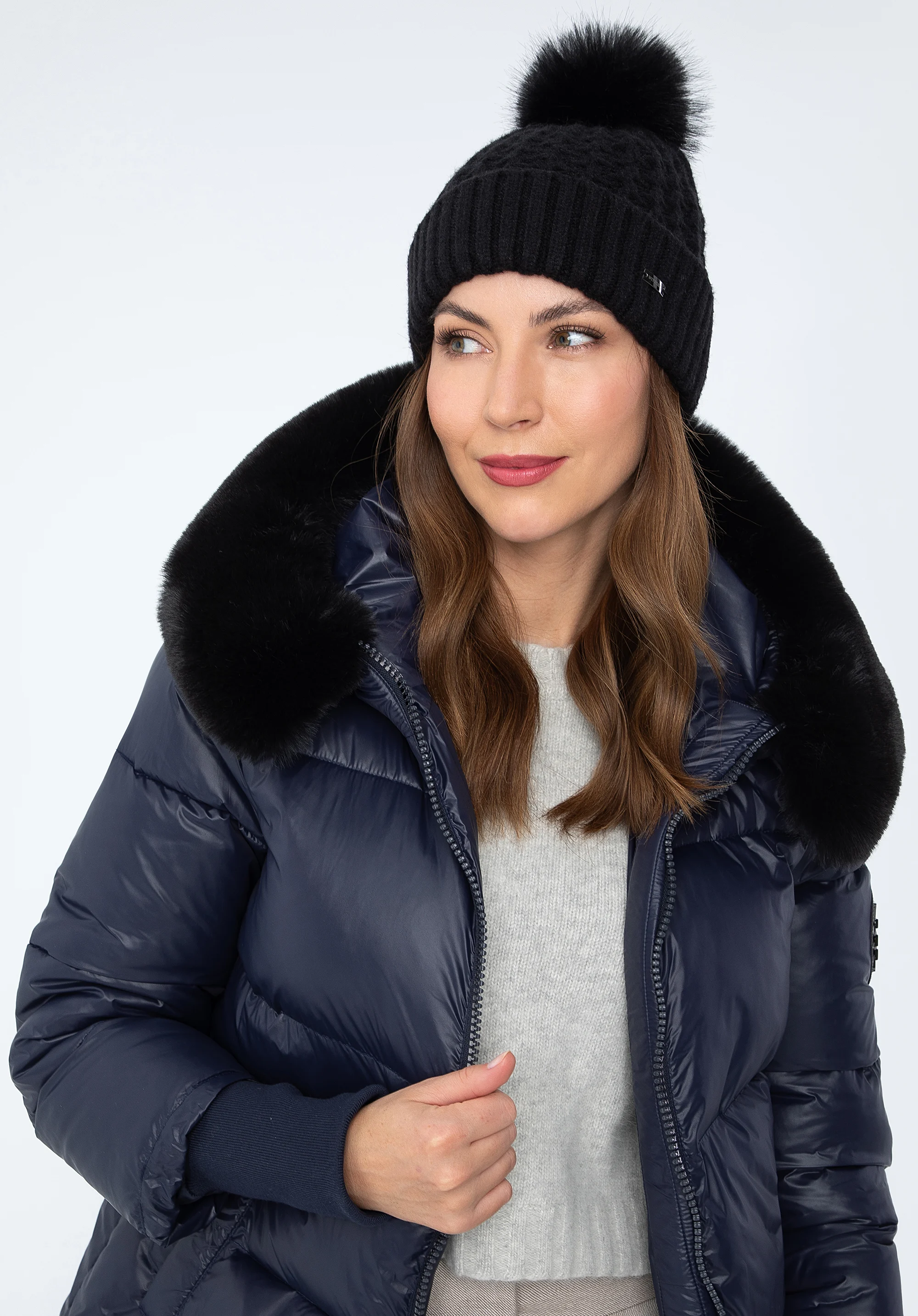 Damska czapka o splocie w drobny wzór