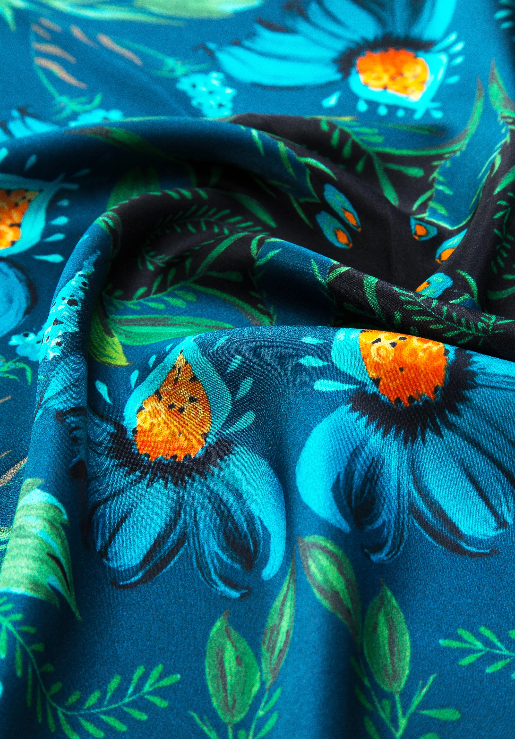 Damska chusta jedwabna we wzory duża