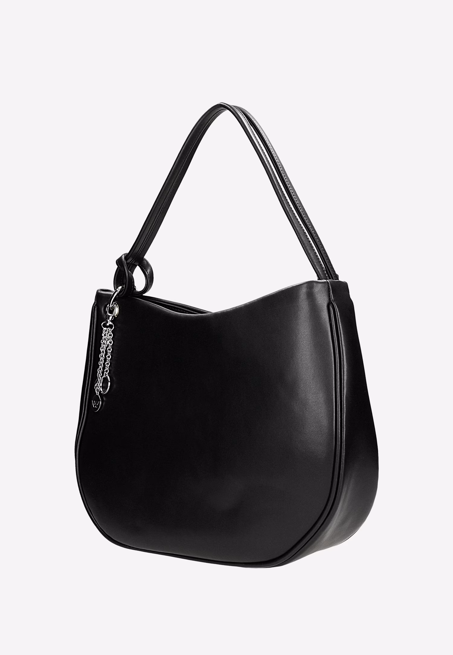 Czarna skórzana torebka damska z breloczkiem