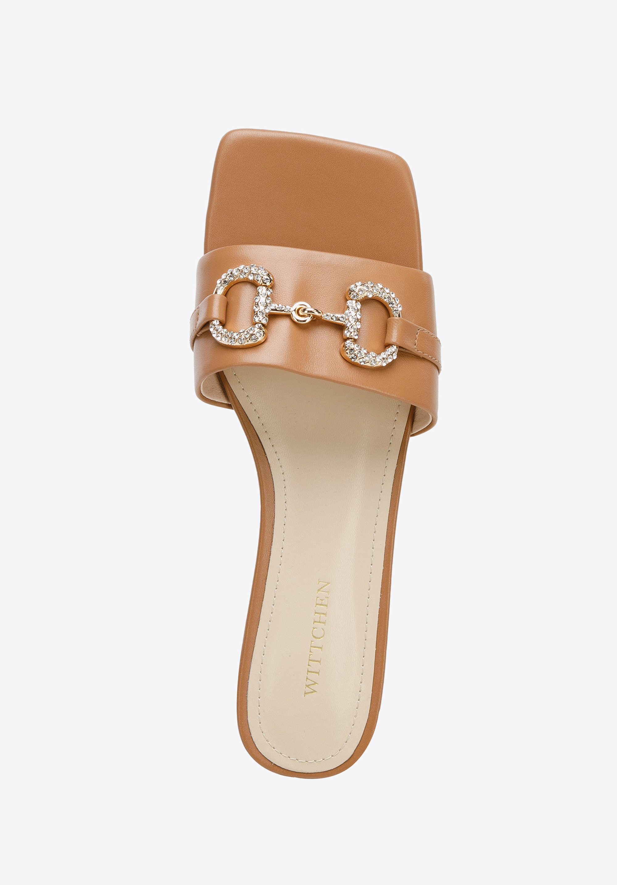 Damskie klapki skórzane z połyskującą klamrą