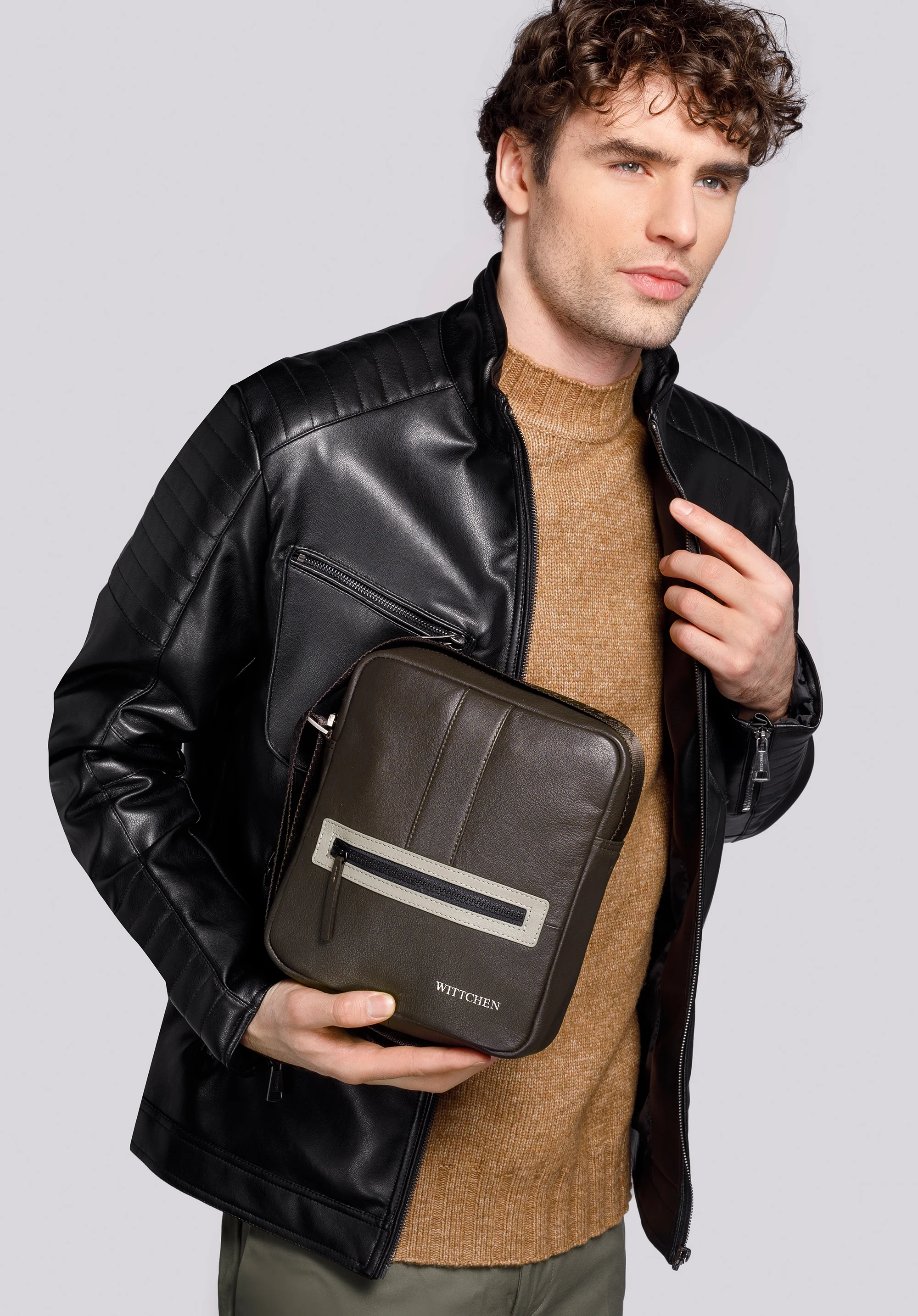 Męska listonoszka skórzana stębnowana mała