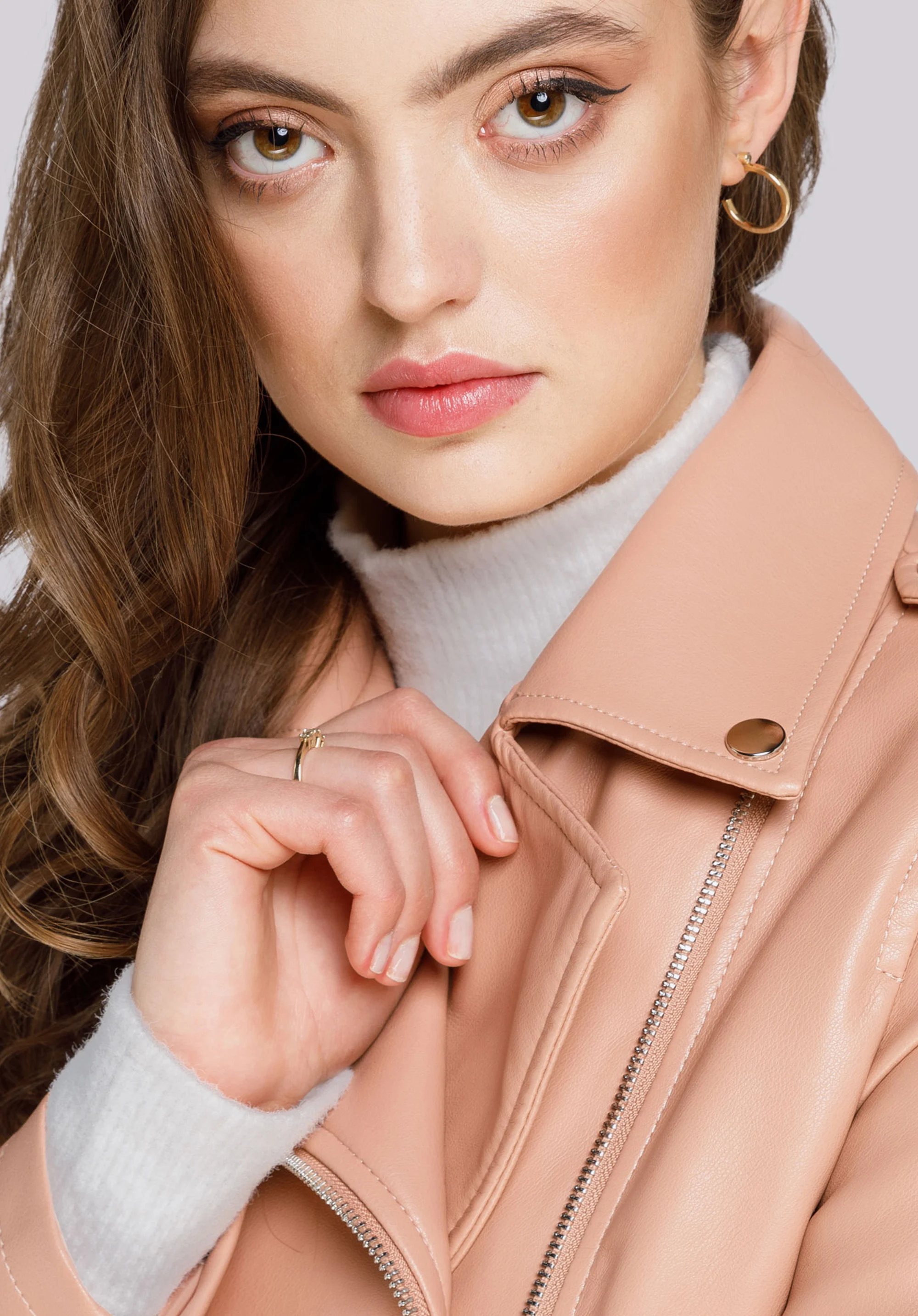 Damska ramoneska o fasonie cropped