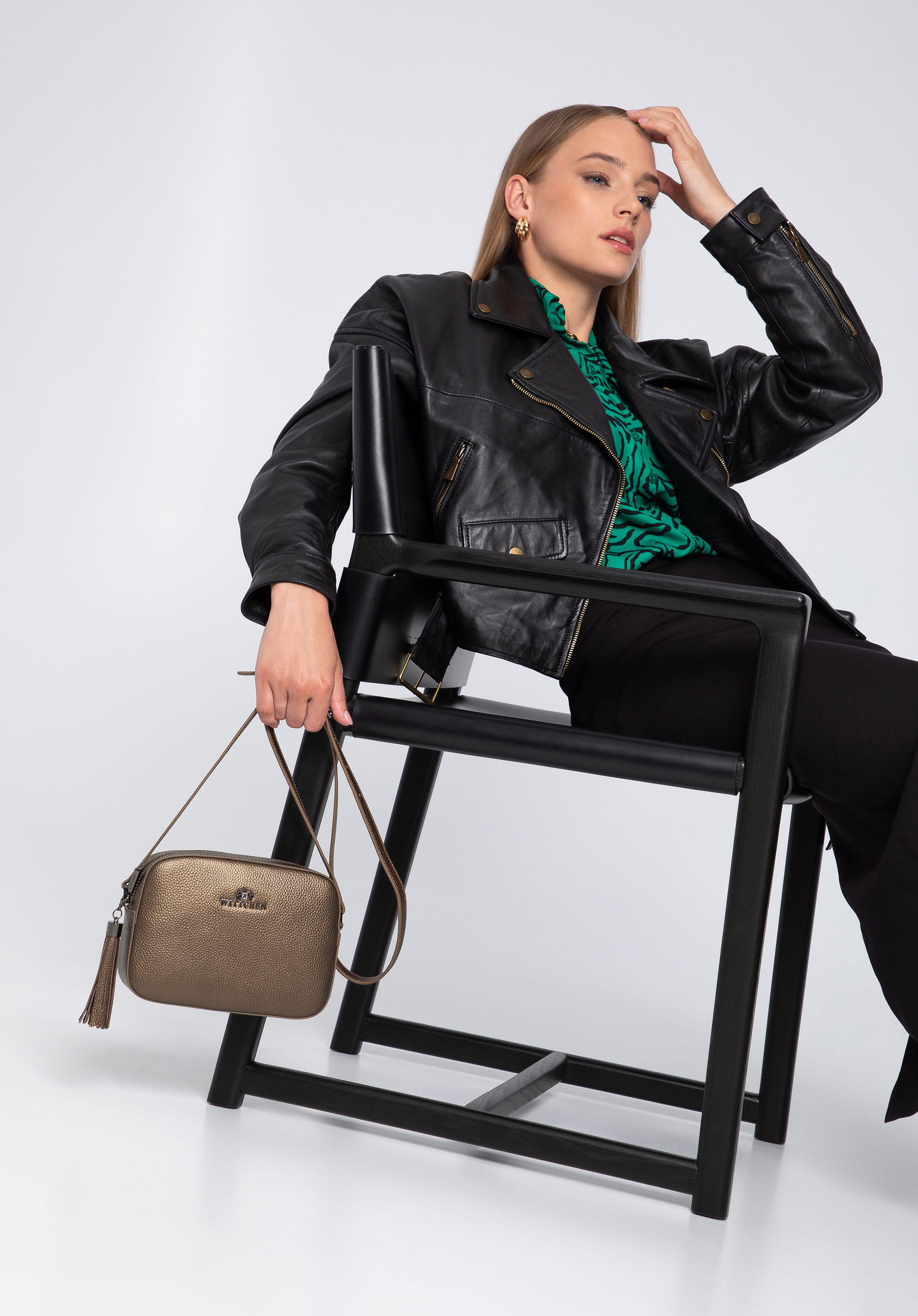 Damska listonoszka skórzana pudełkowa z chwostem