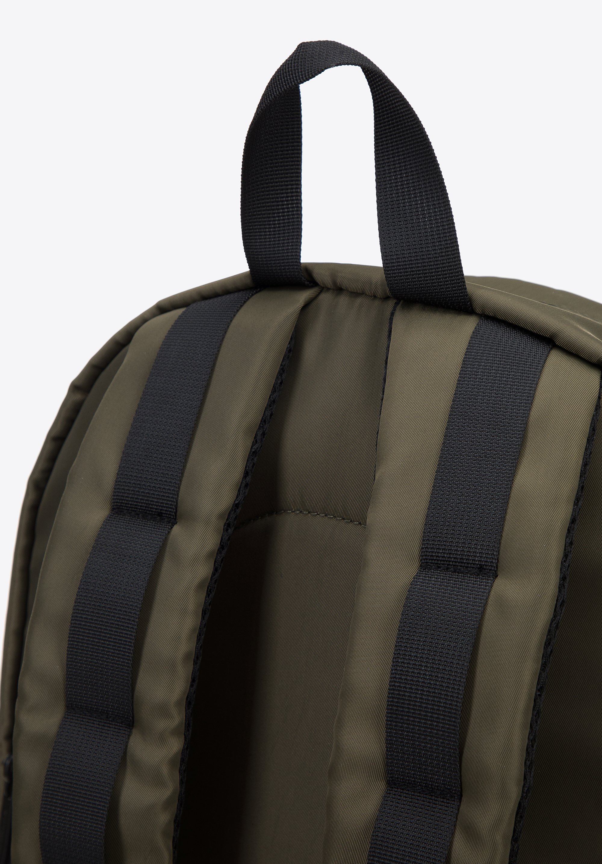 Męski plecak wielofunkcyjny z paskami z przodu