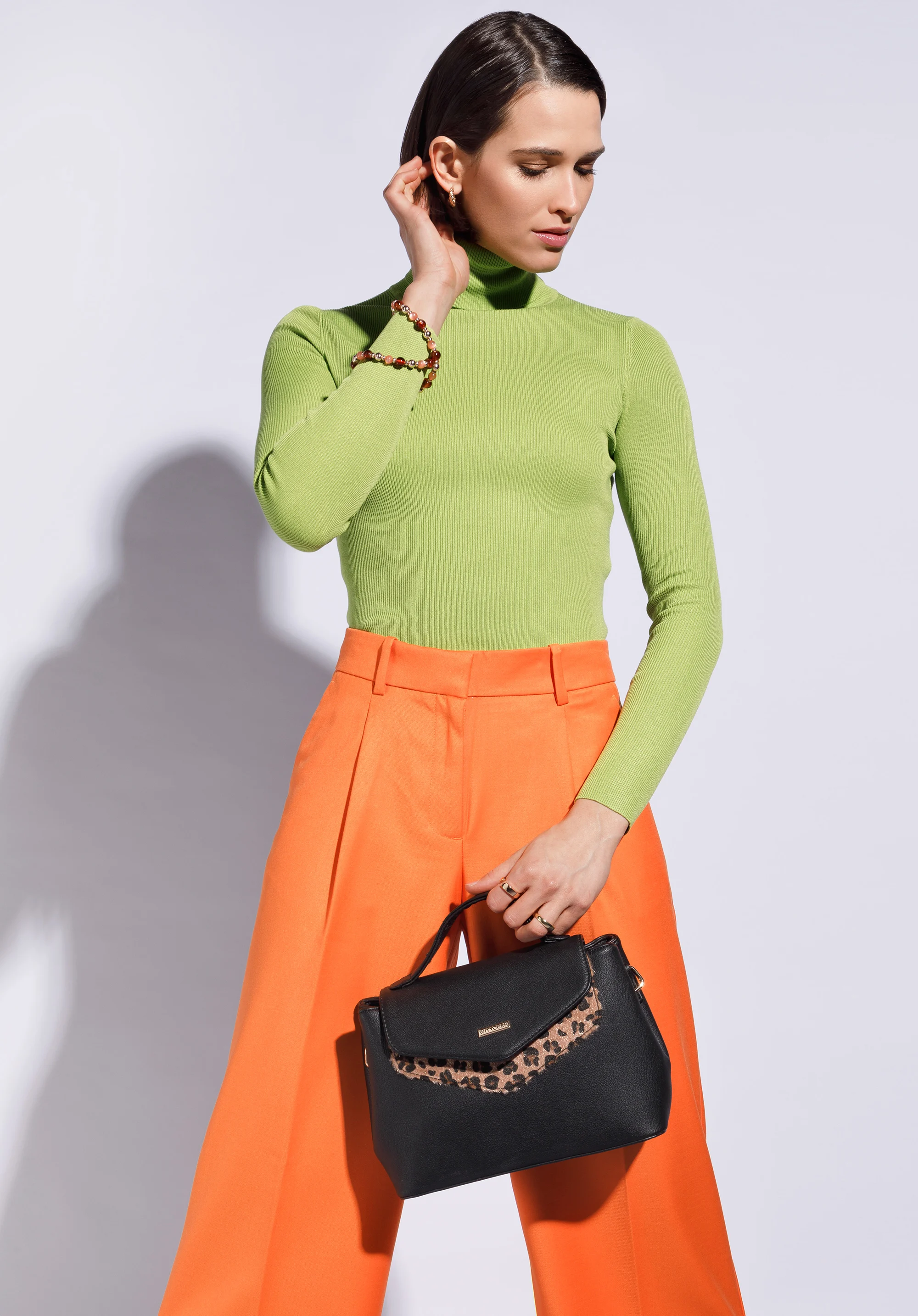 Torebka kuferek z ozdobną wstawką w zwierzęcy wzór mała