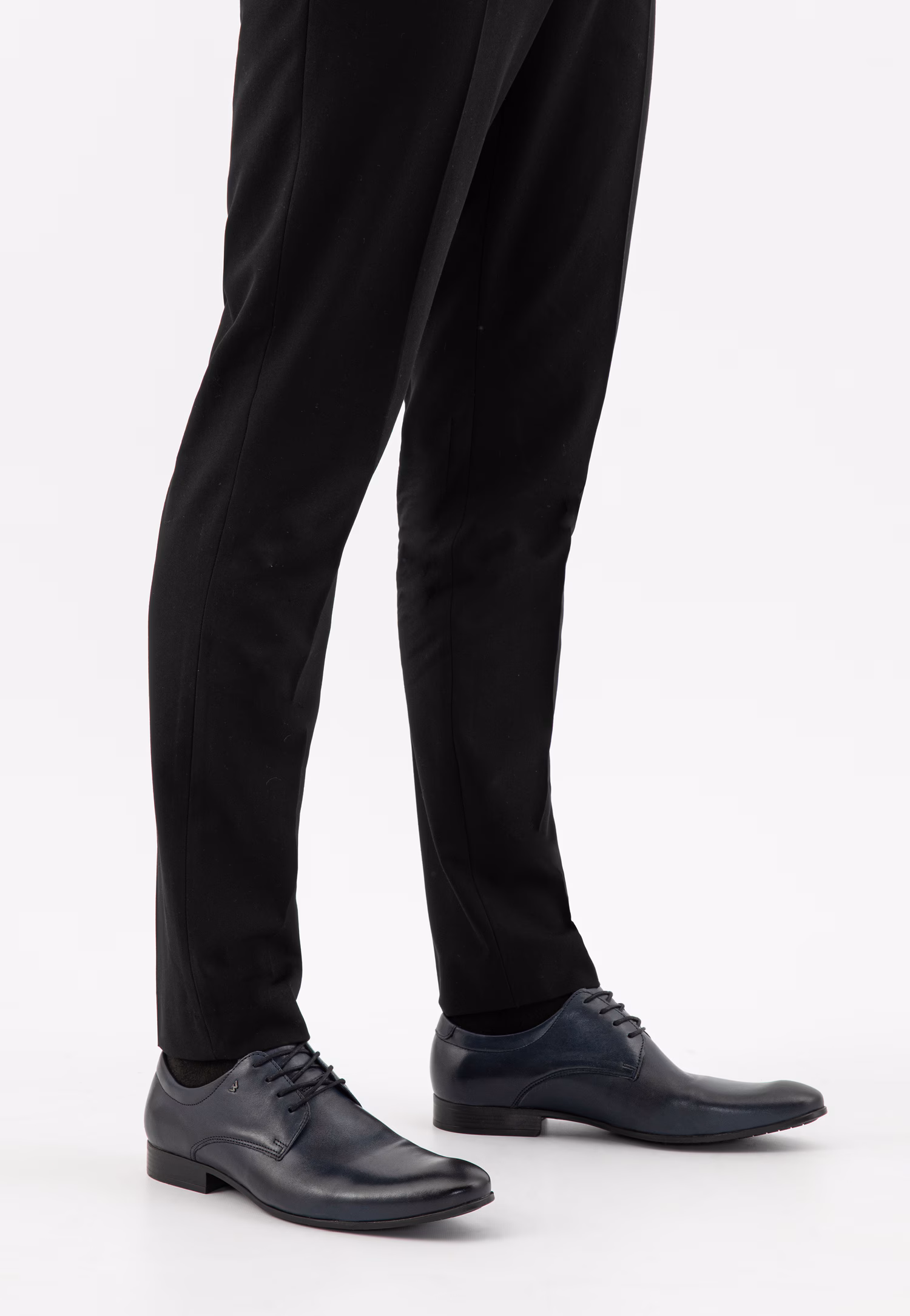 Granatowe wizytowe półbuty męskie ze skóry licowej