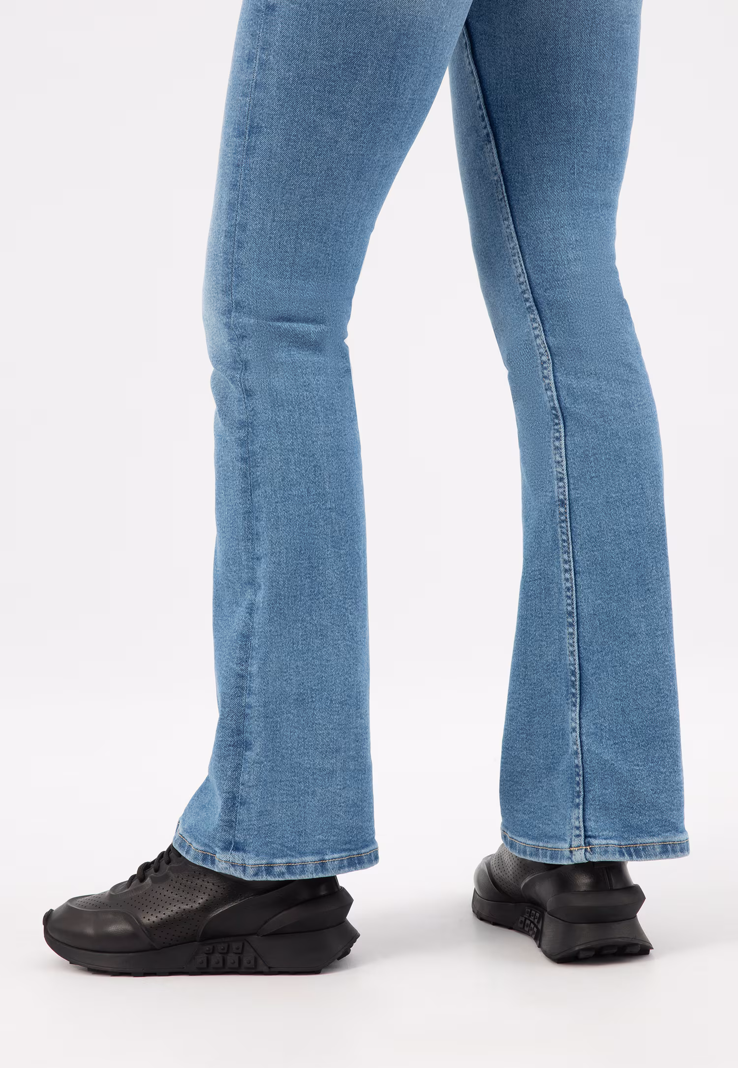 Czarne awangardowe sneakersy damskie