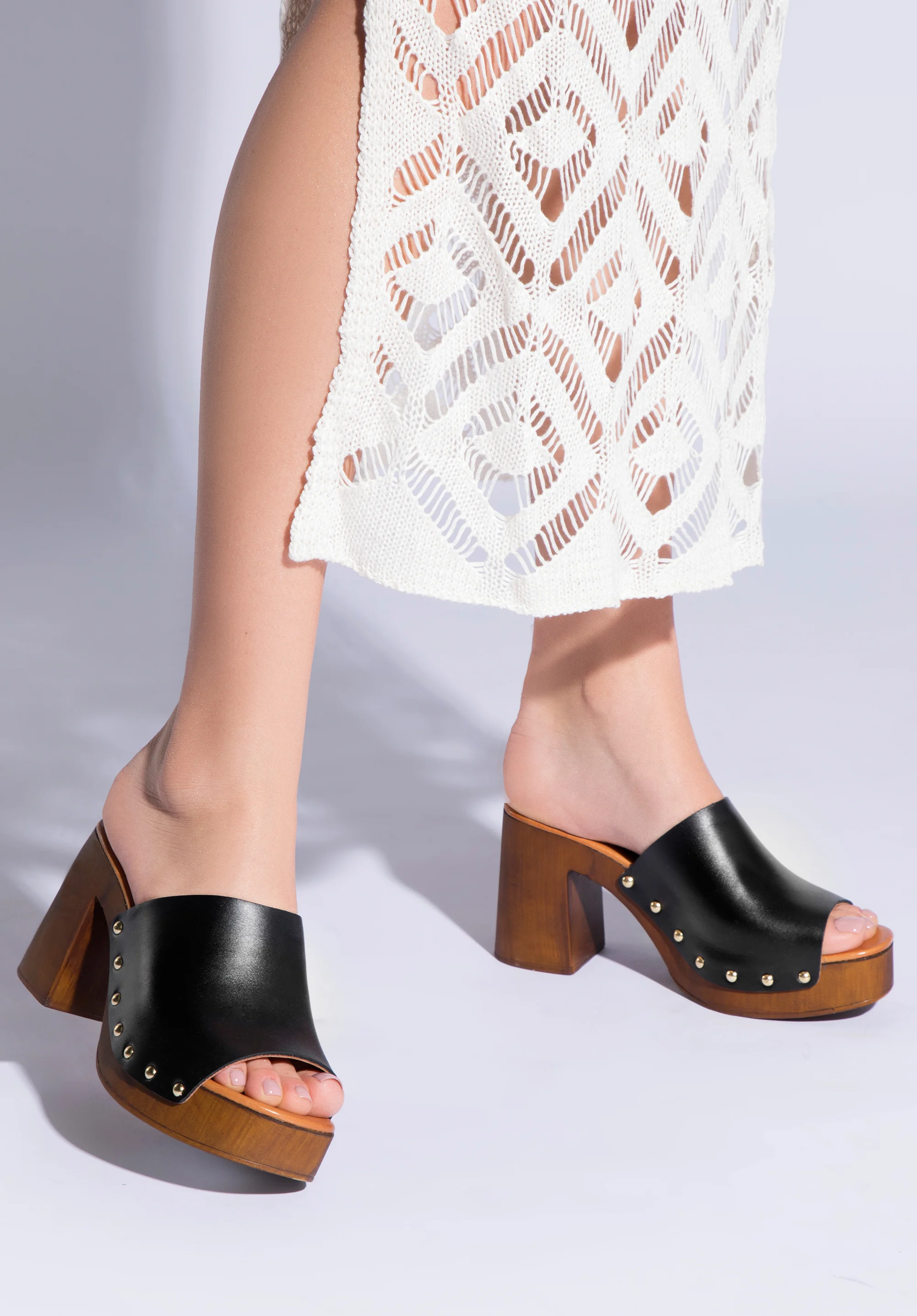 Damskie klapki skórzane na słupku z imitacji drewna