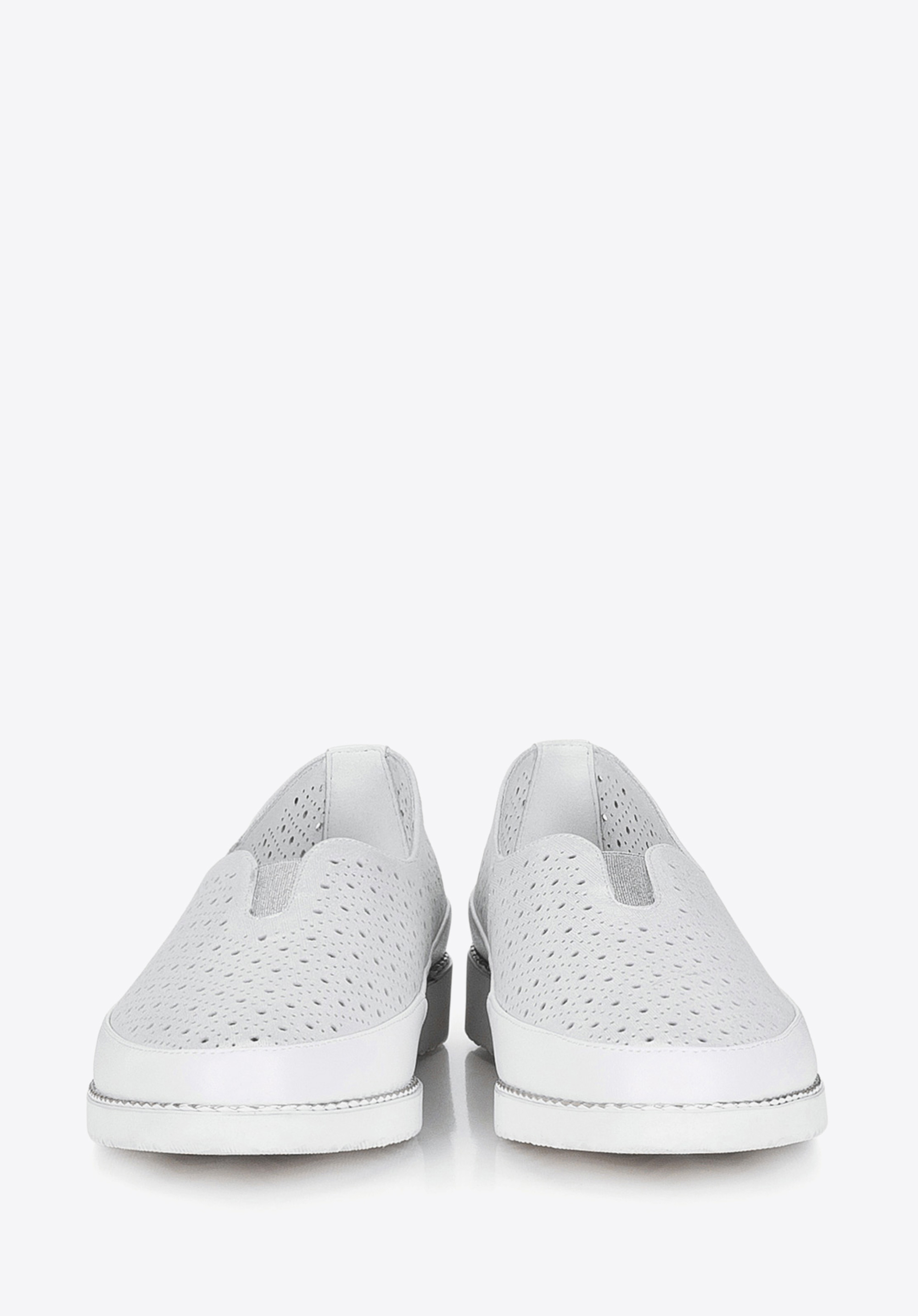 Damskie półbuty z ażurowej skóry