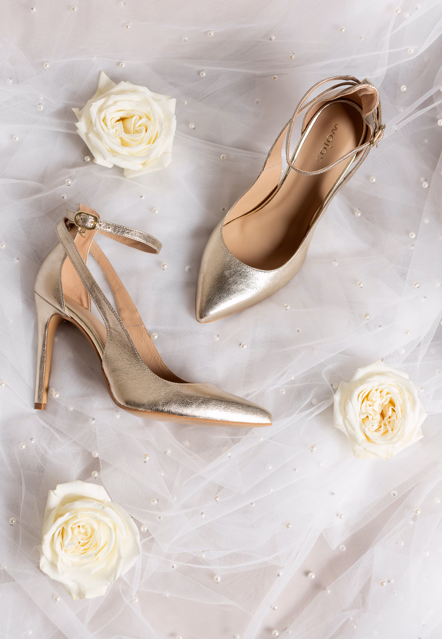 Eleganckie beżowe czółenka damskie na szpilce