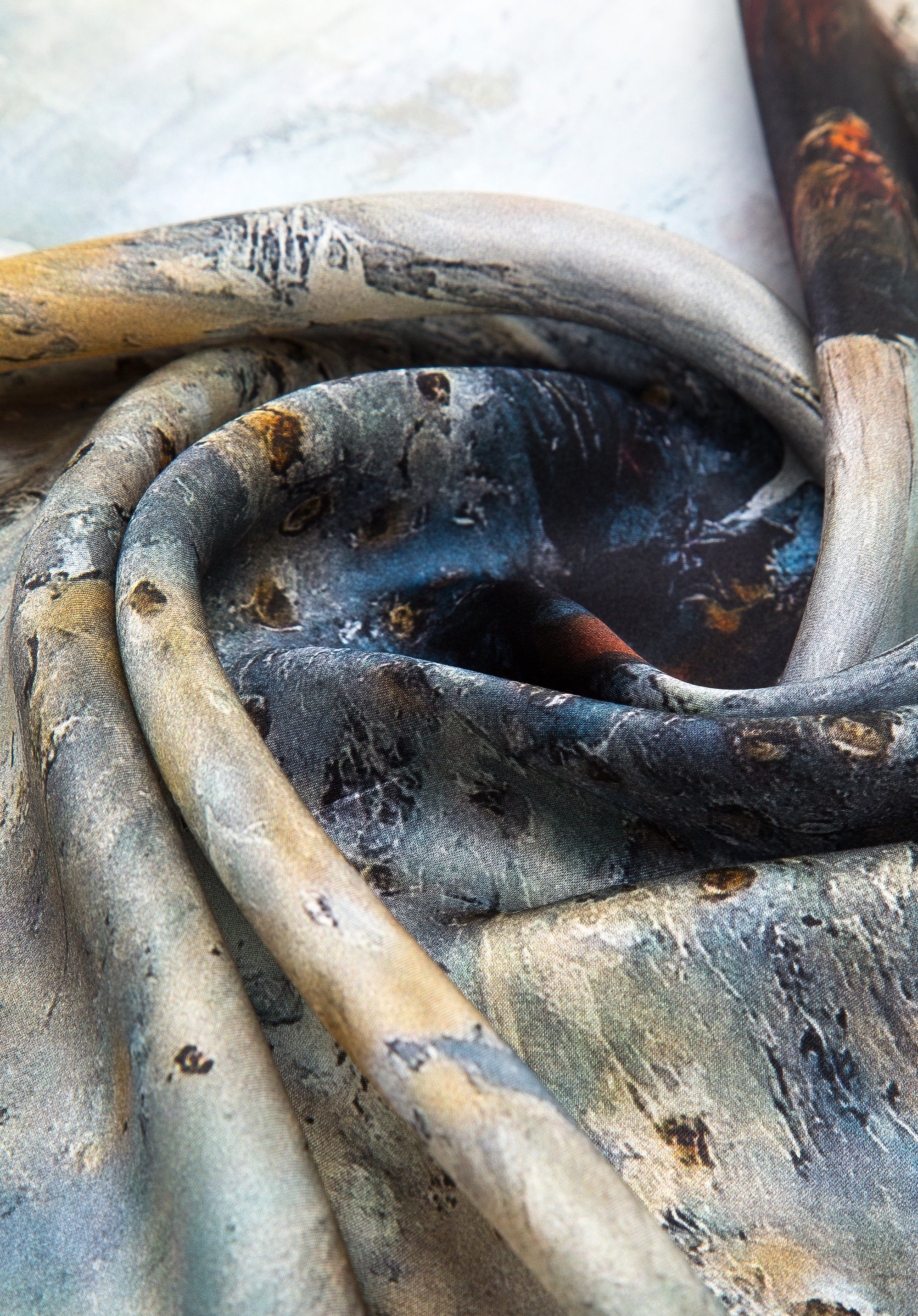 Damska apaszka jedwabna we wzory