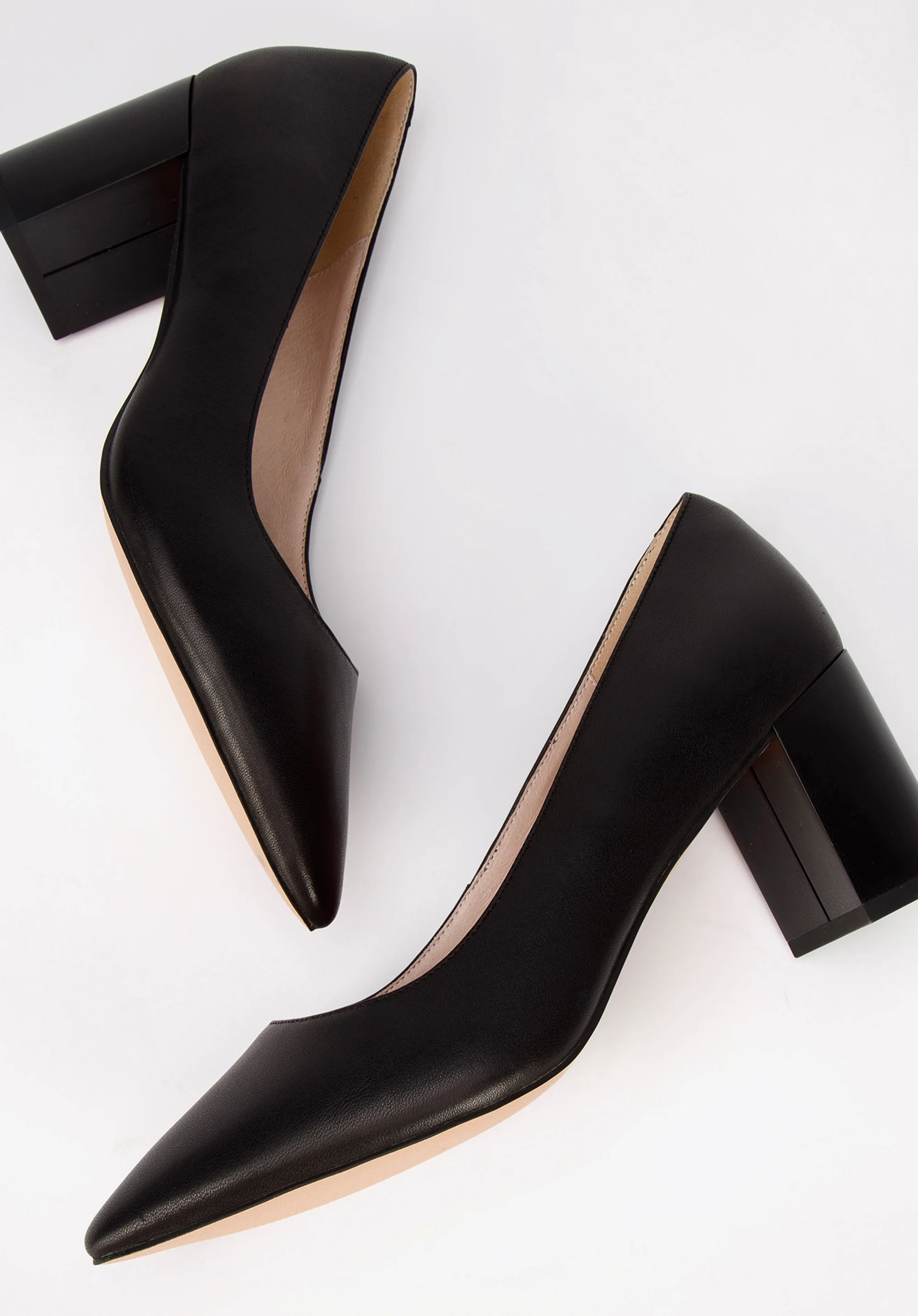 Czółenka skórzane klasyczne na klocku