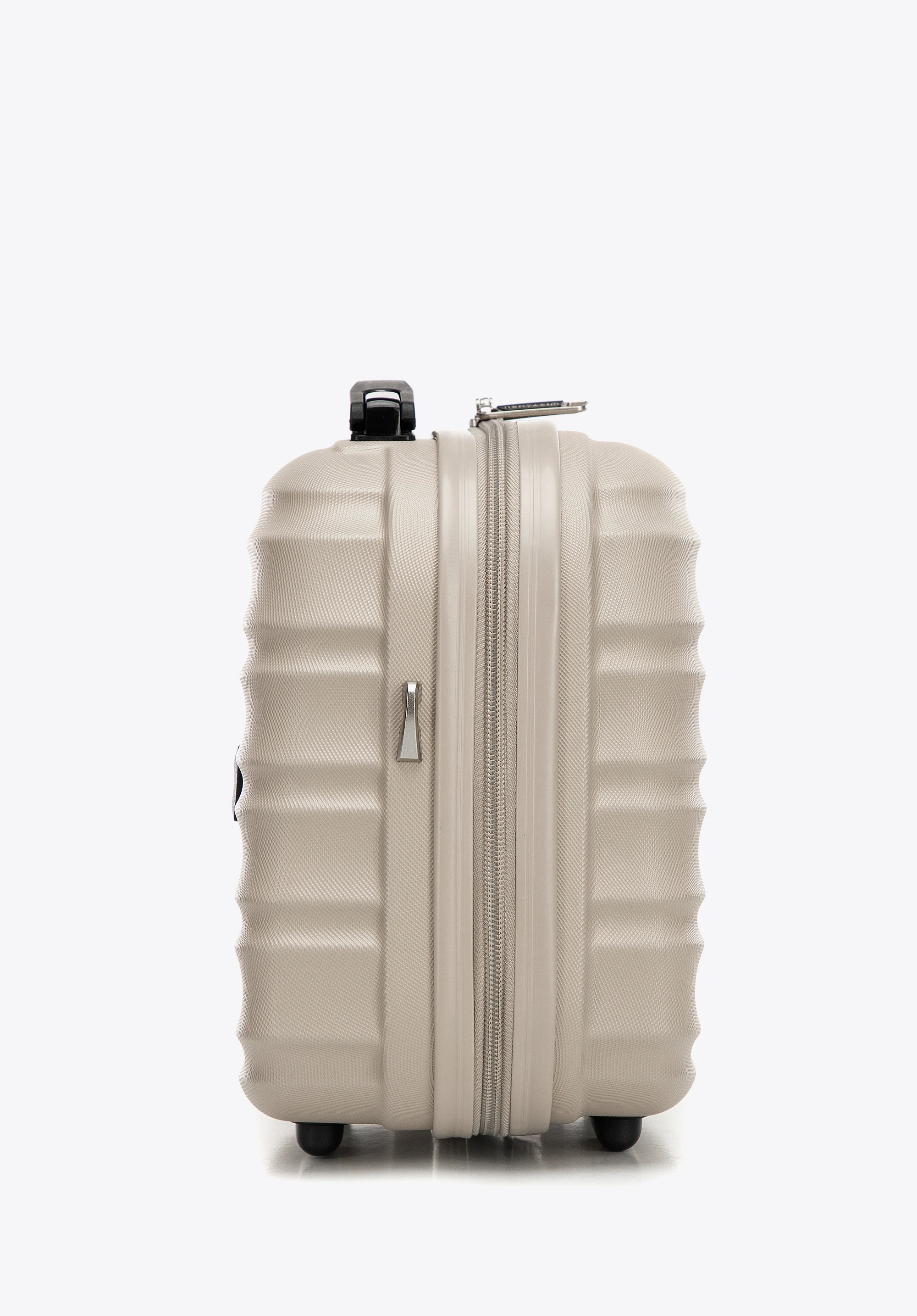 Duża walizka z ABS-u z żebrowaniem