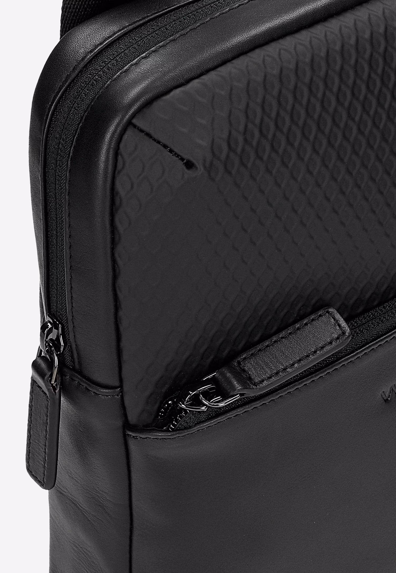 Mała czarna torba męska na ramię