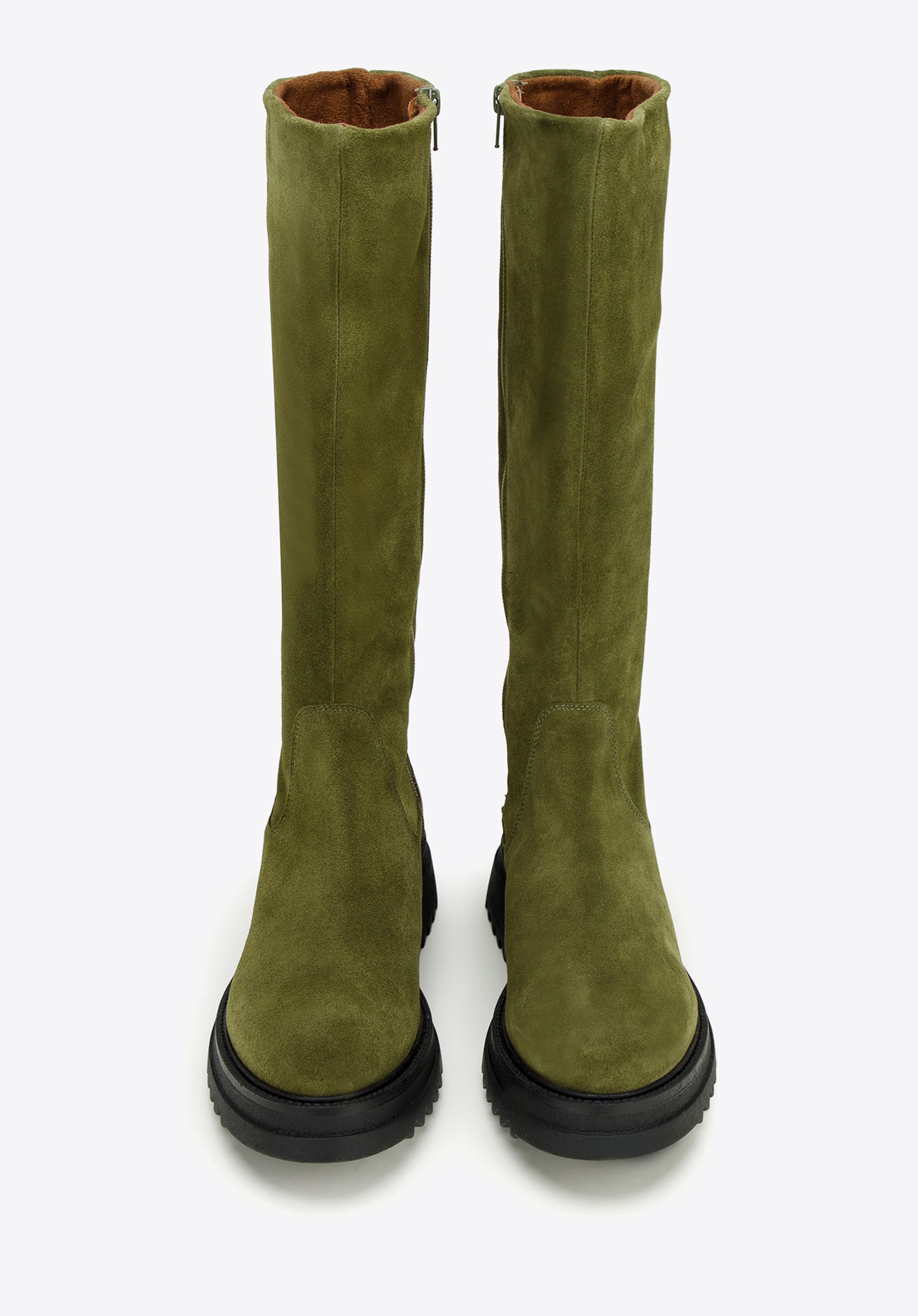 Kozaki zamszowe na platformie