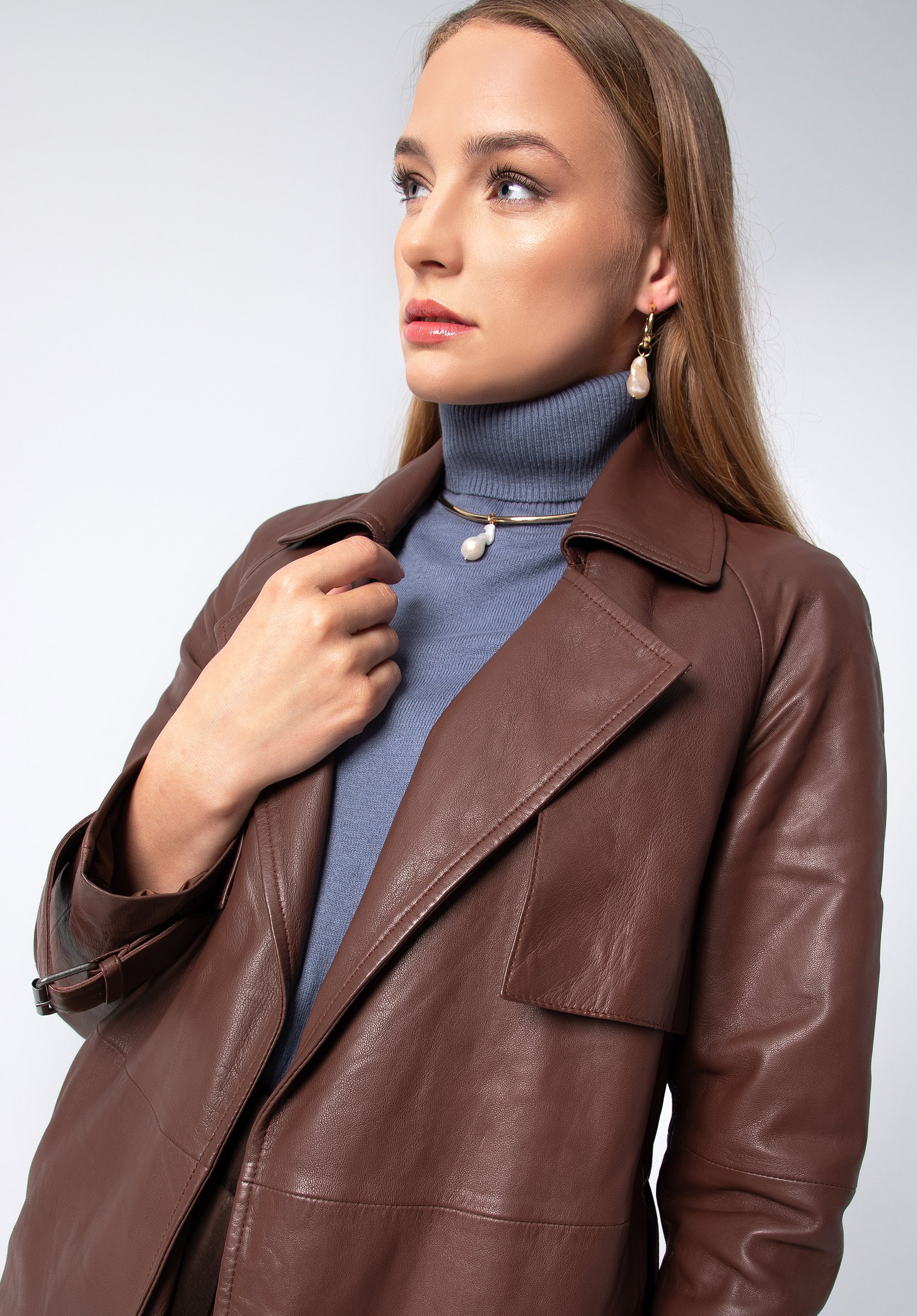 Damski płaszcz skórzany długi