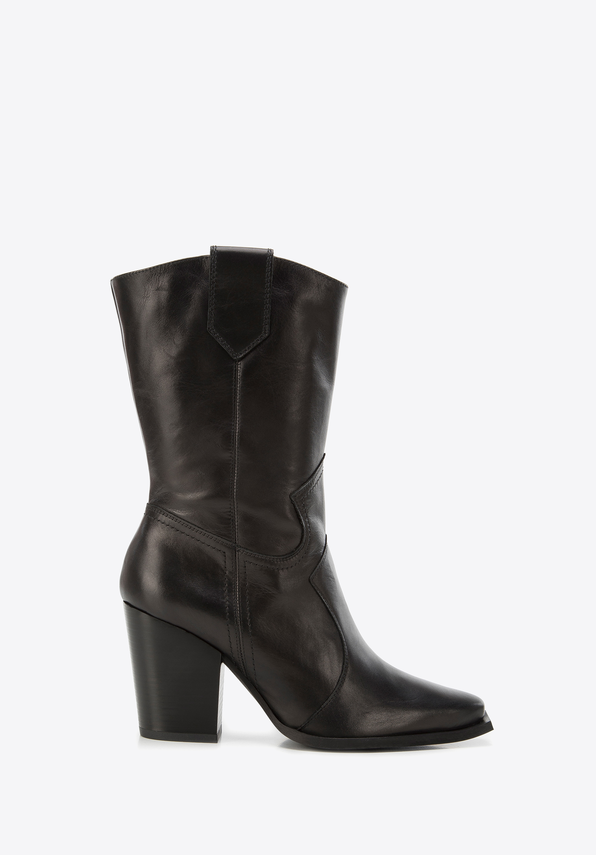 Kowbojki skórzane na obcasie z kanciastym noskiem