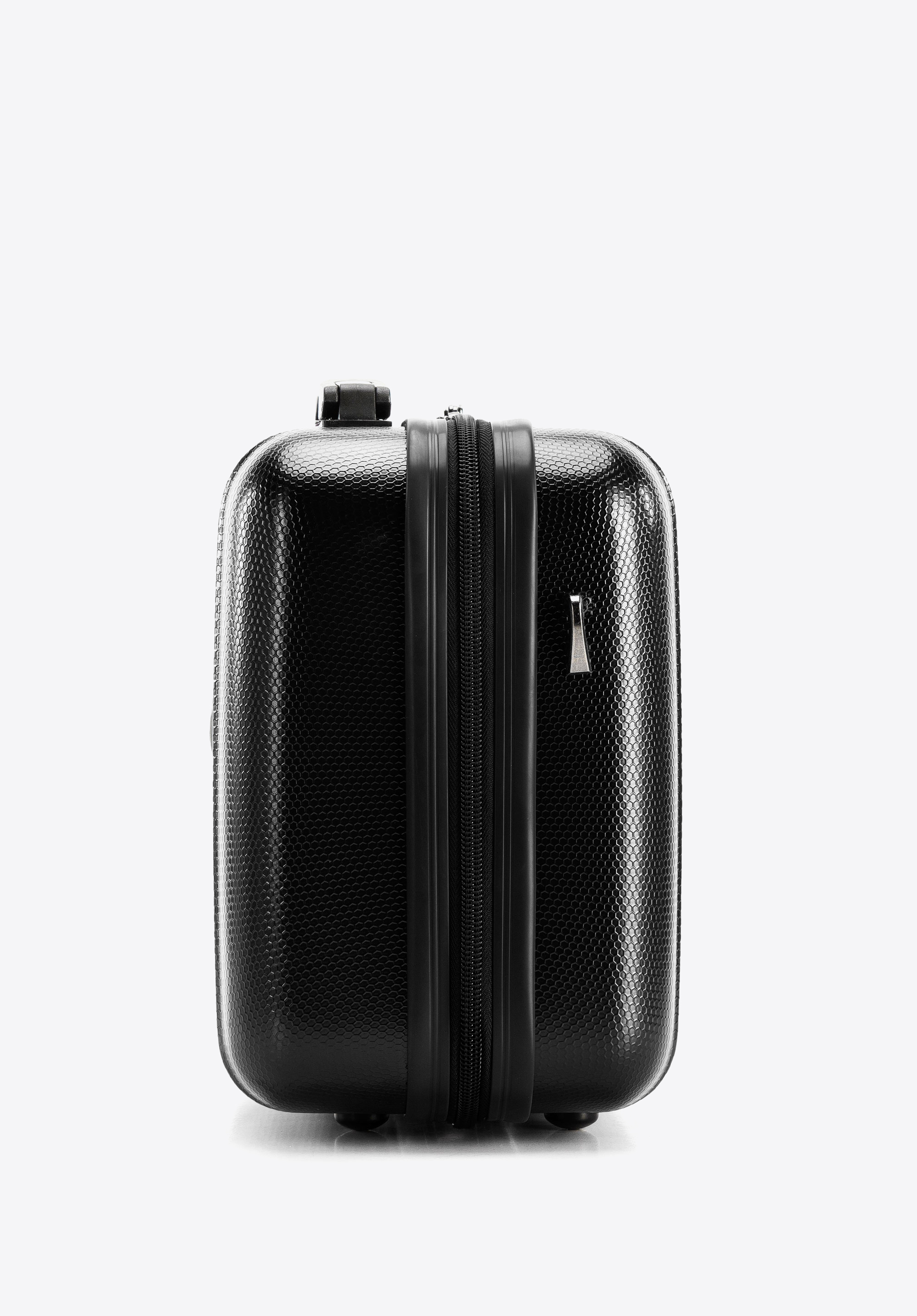 Walizka kabinowa z polikarbonu z pionowymi tłoczeniami