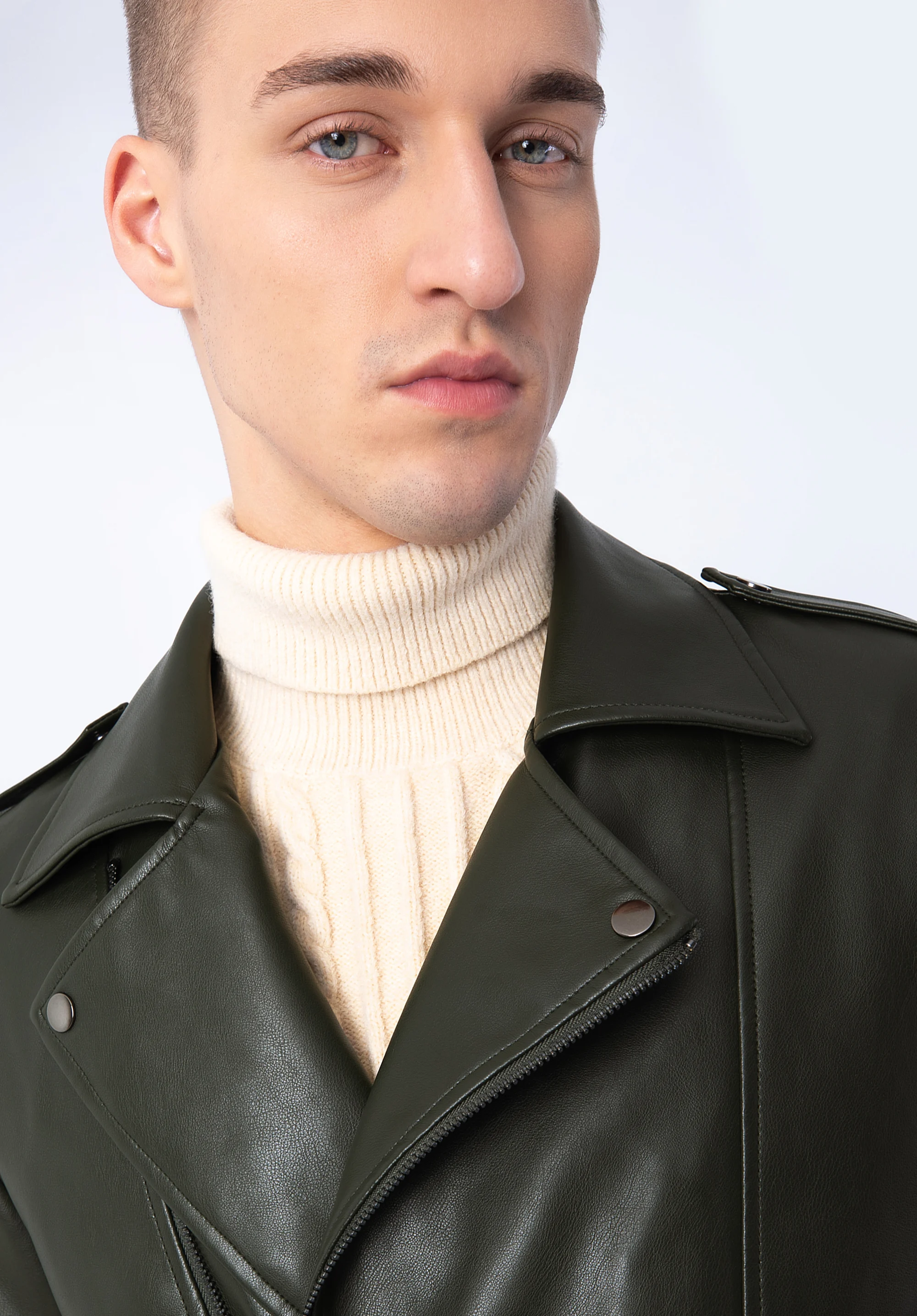 Męska ramoneska z ekoskóry z pagonami