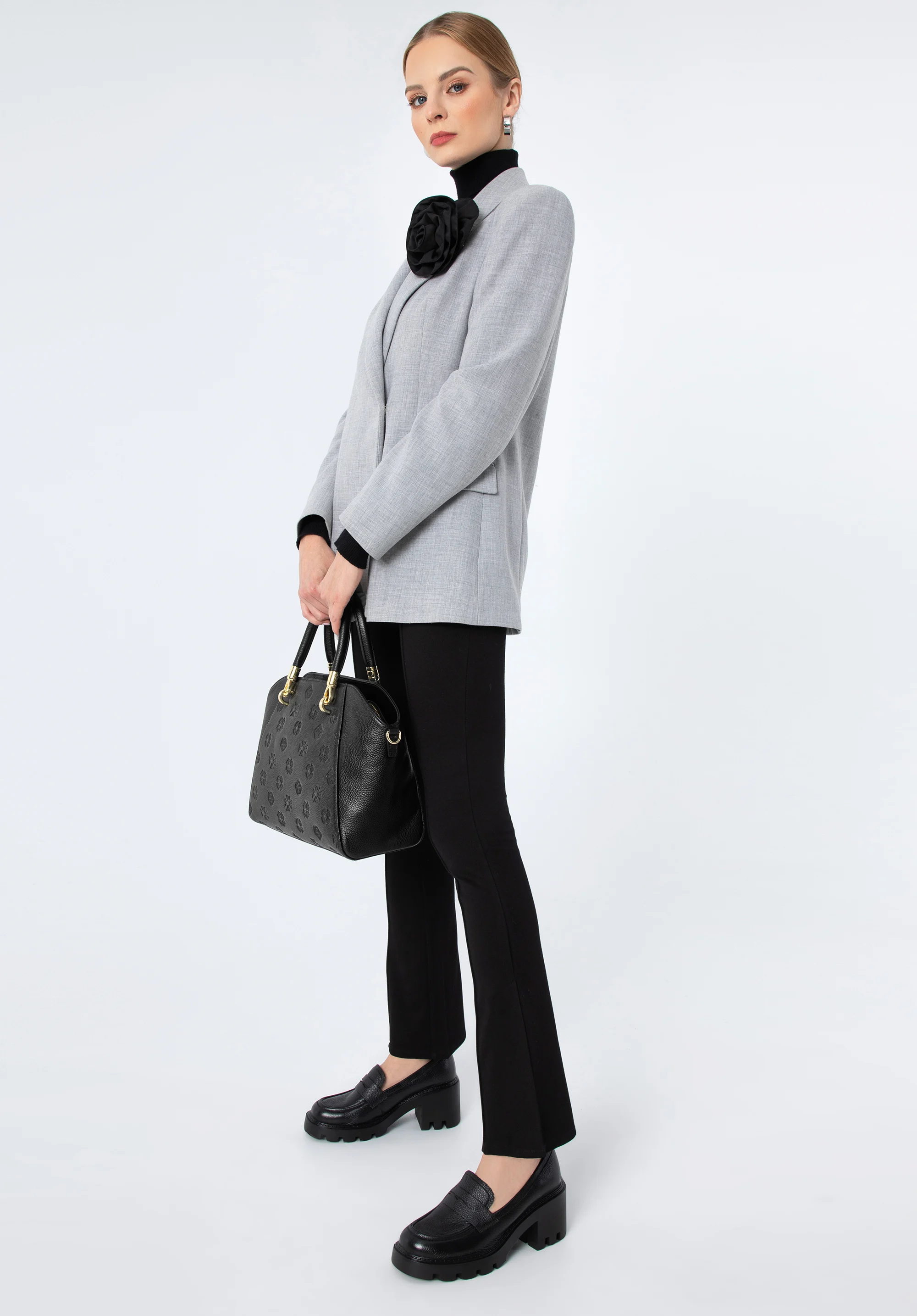 Torebka kuferek skórzana w monogram