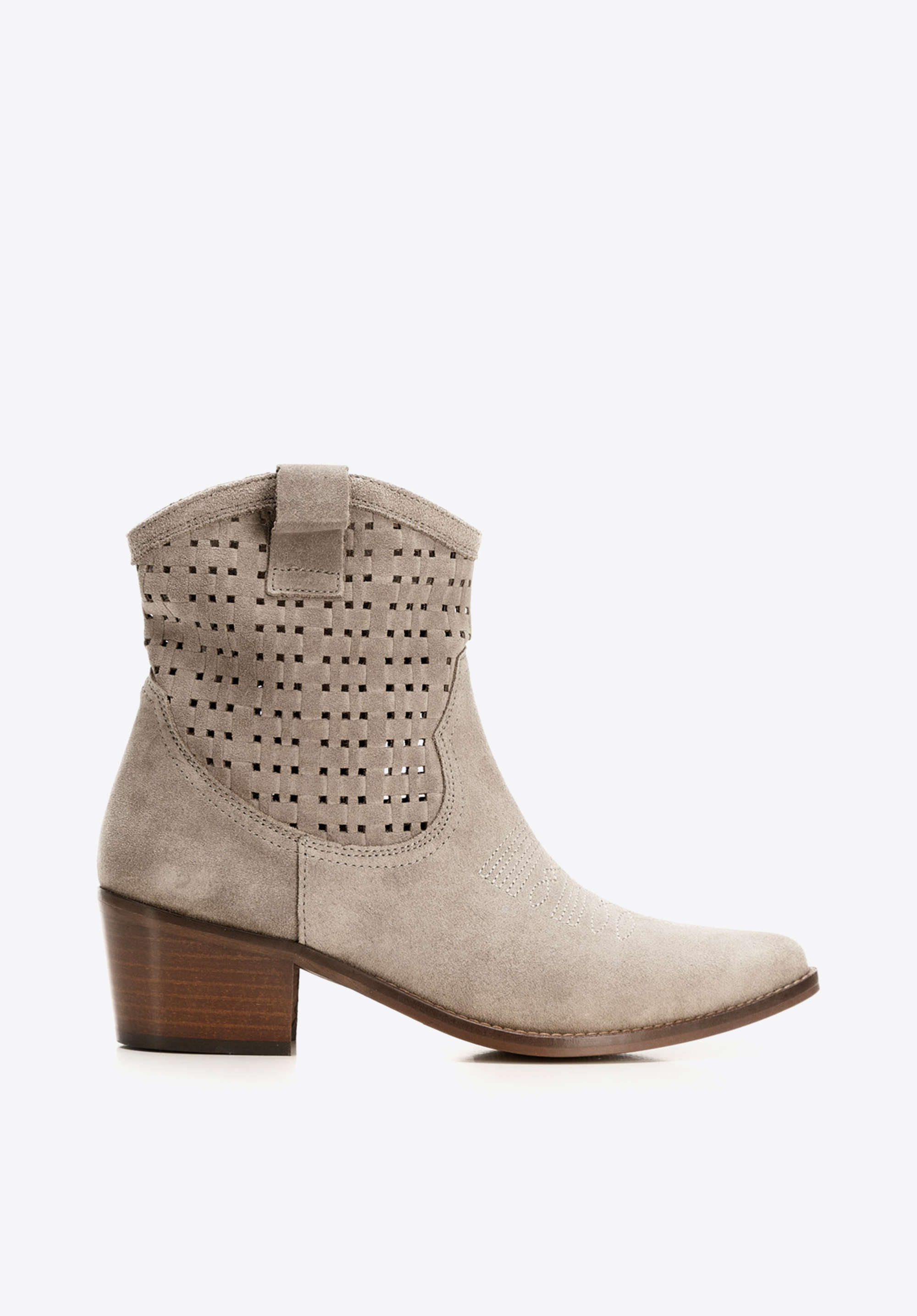 Kowbojki z ażurowego zamszu z haftem