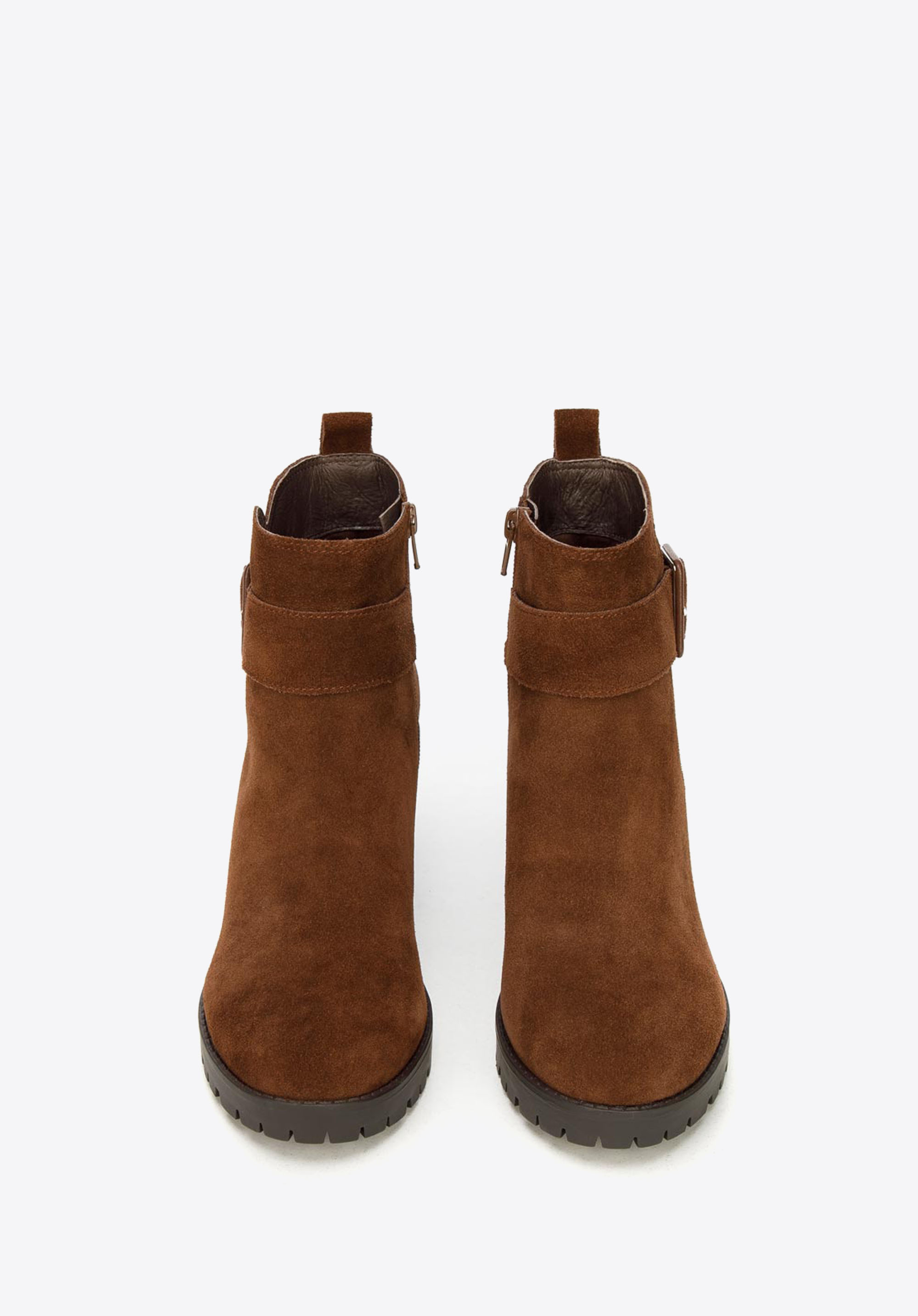 Damskie botki zamszowe z ozdobną klamrą