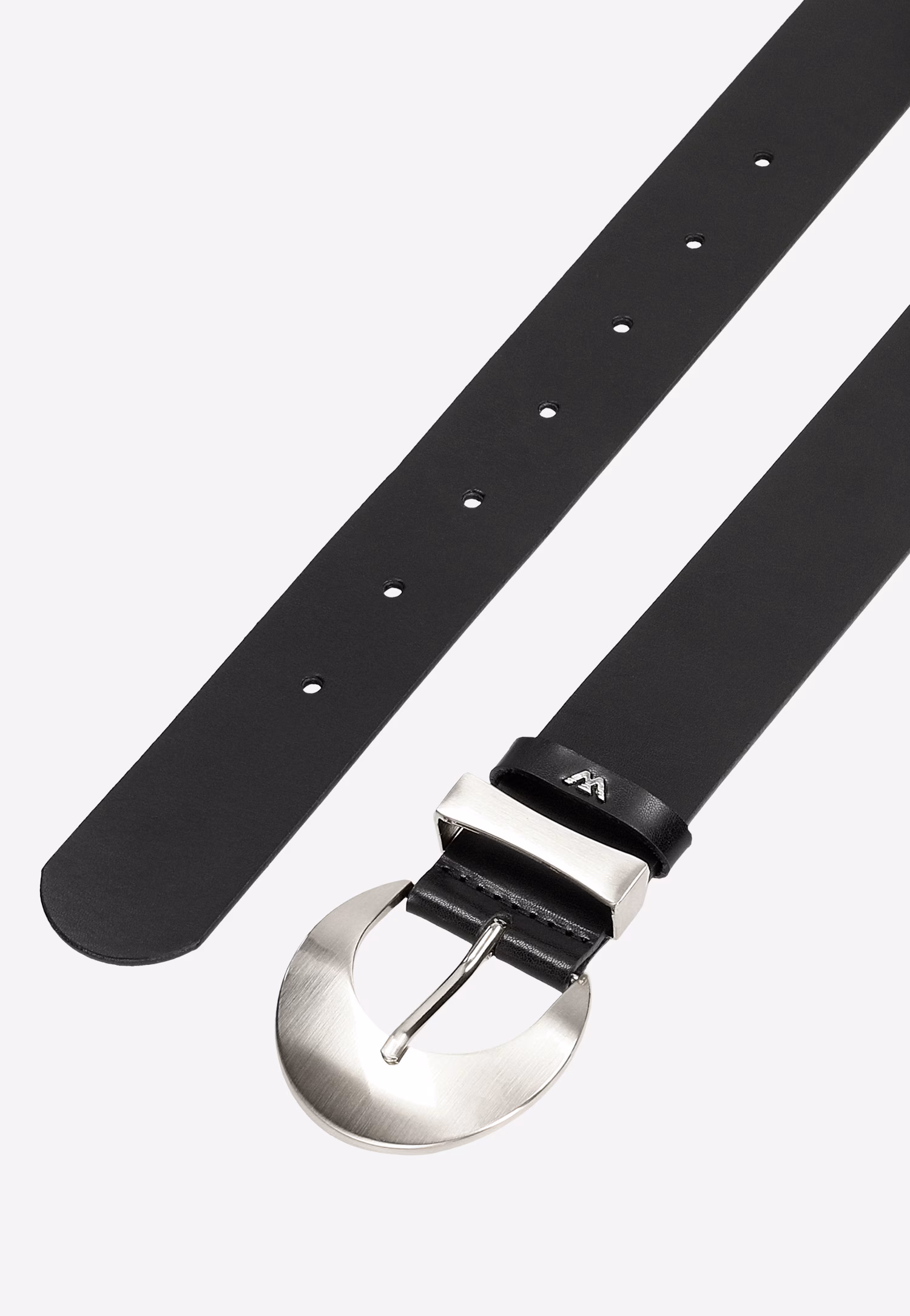 Beżowy pasek damski z dużą złotą klamrą