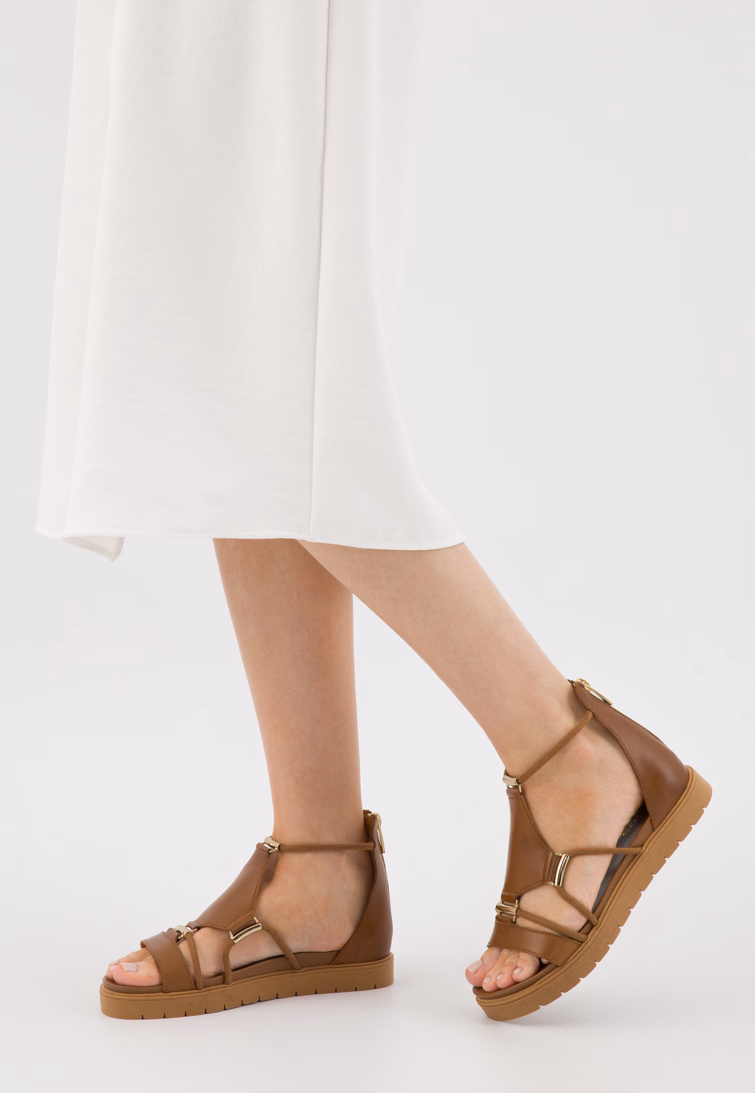 Brązowe sandały damskie ze skóry licowej