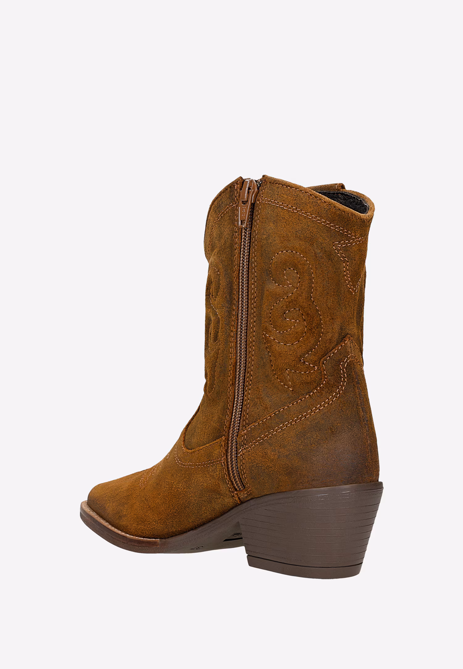 Brązowe kowbojki z ozdobnymi przeszyciami