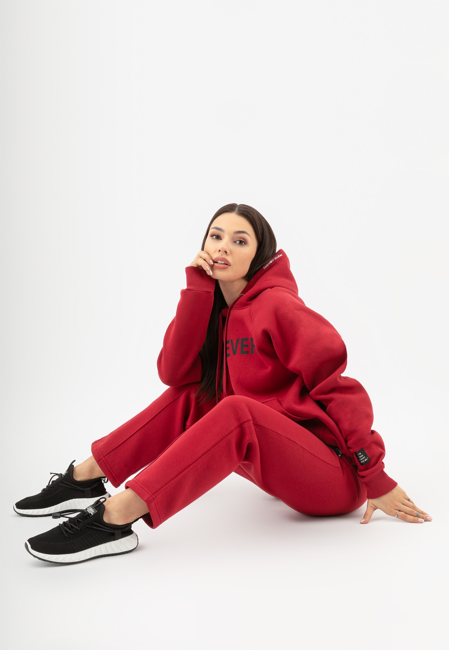 RELAKS czerwone spodnie dresowe o prostym kroju