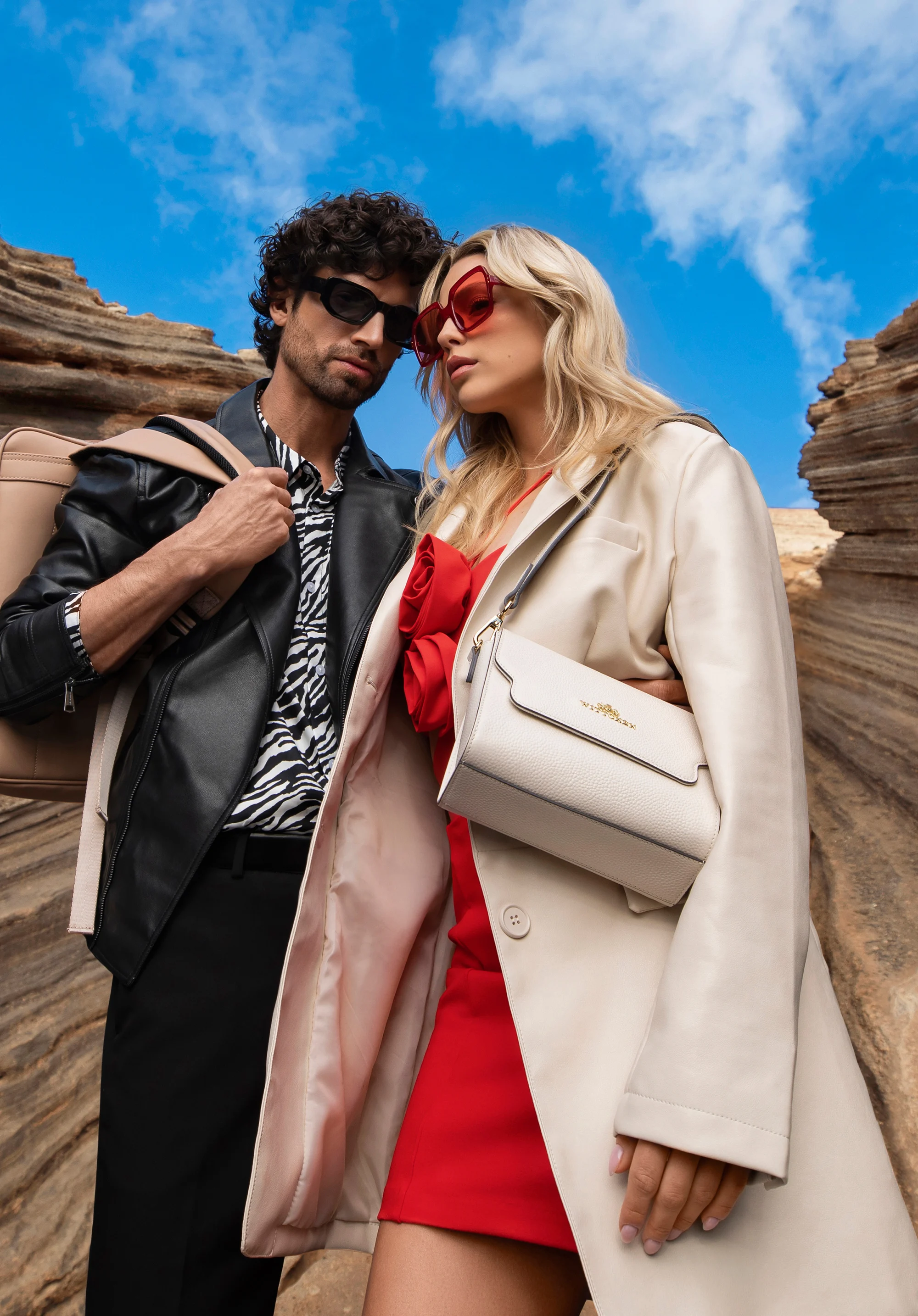 Damska marynarka z ekoskóry długa