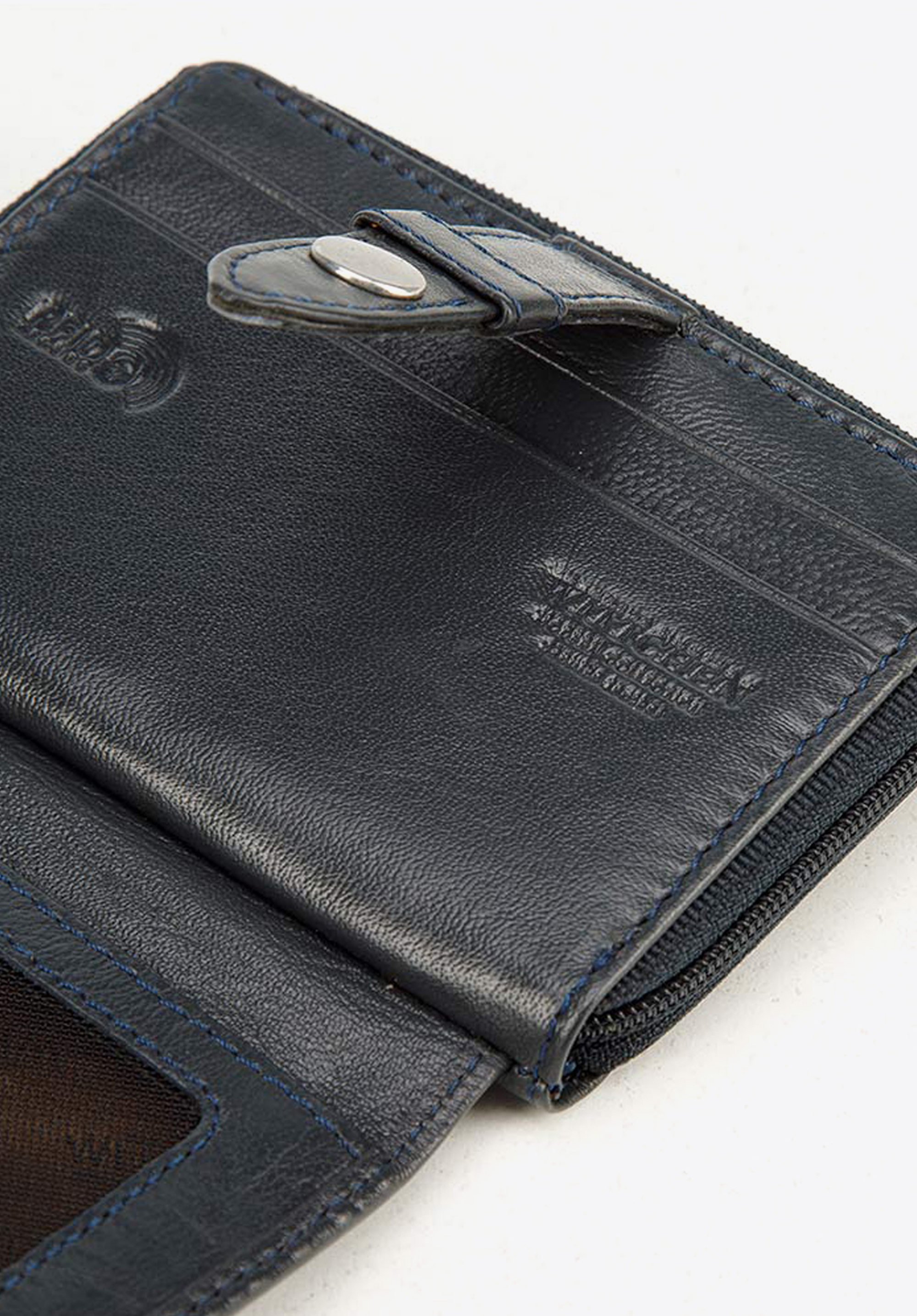 Damski portfelik skórzany z patką