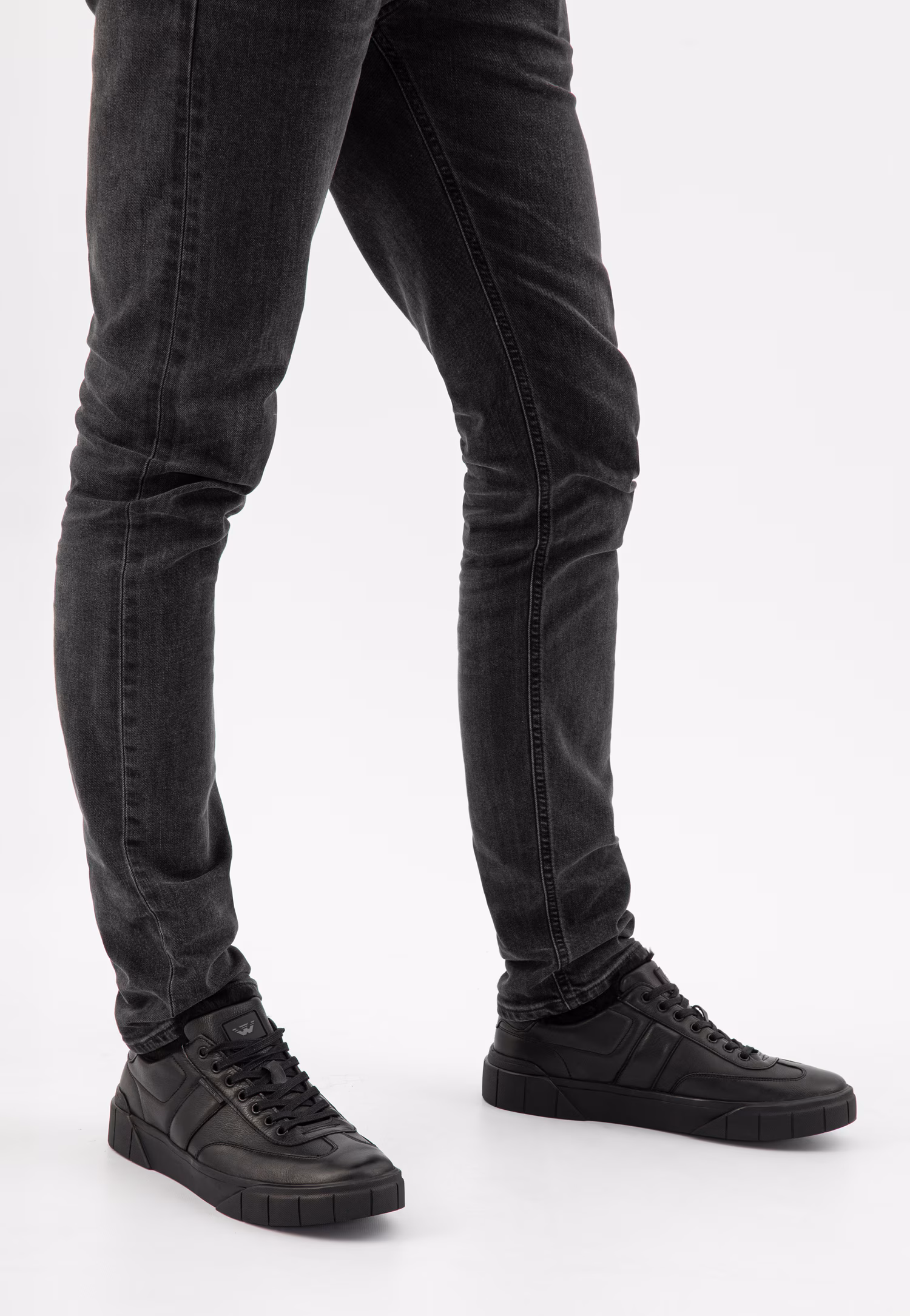 Czarne skórzane trampki męskie ocieplane futerkiem