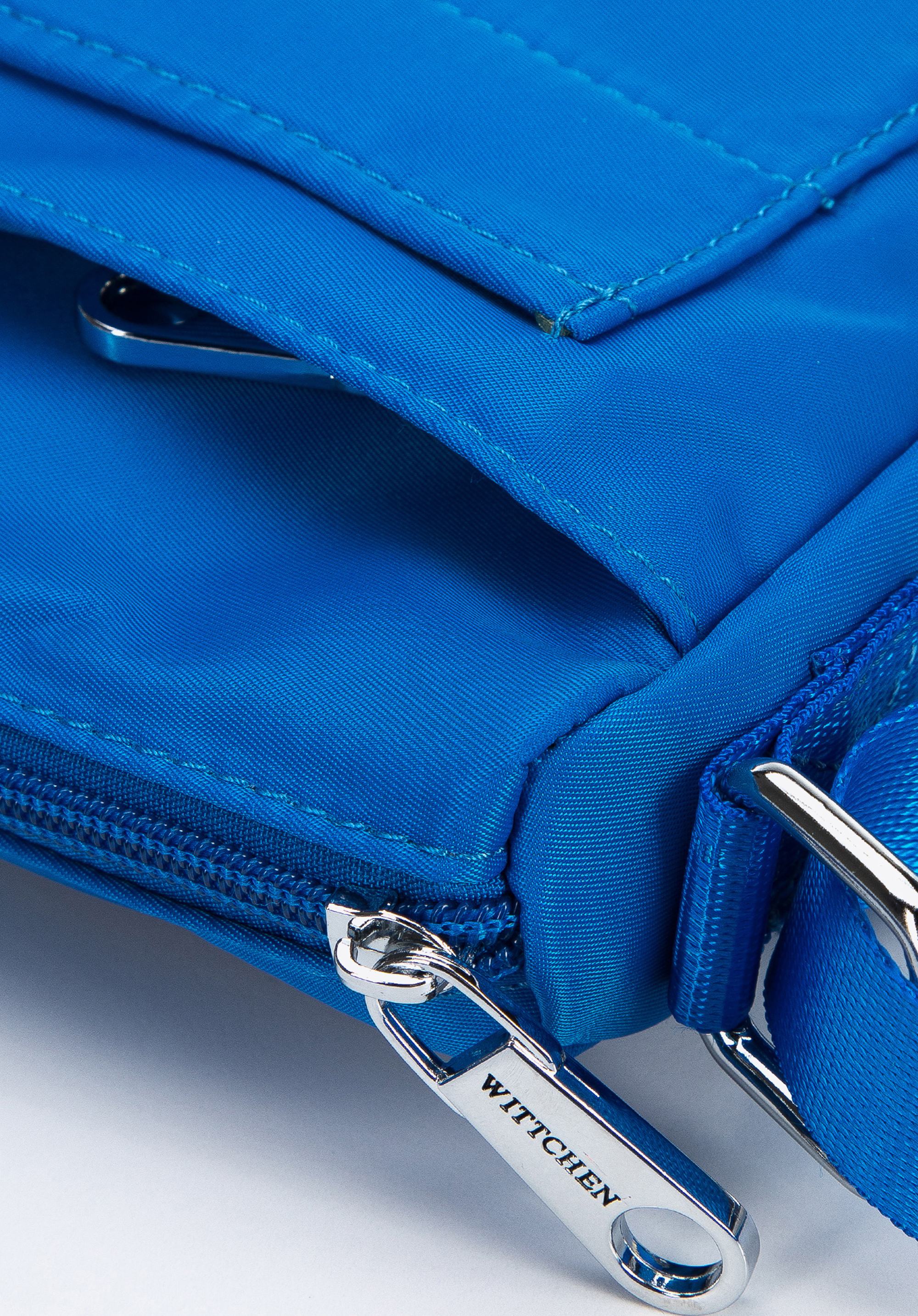 Damska listonoszka z nylonu z krytą kieszenią