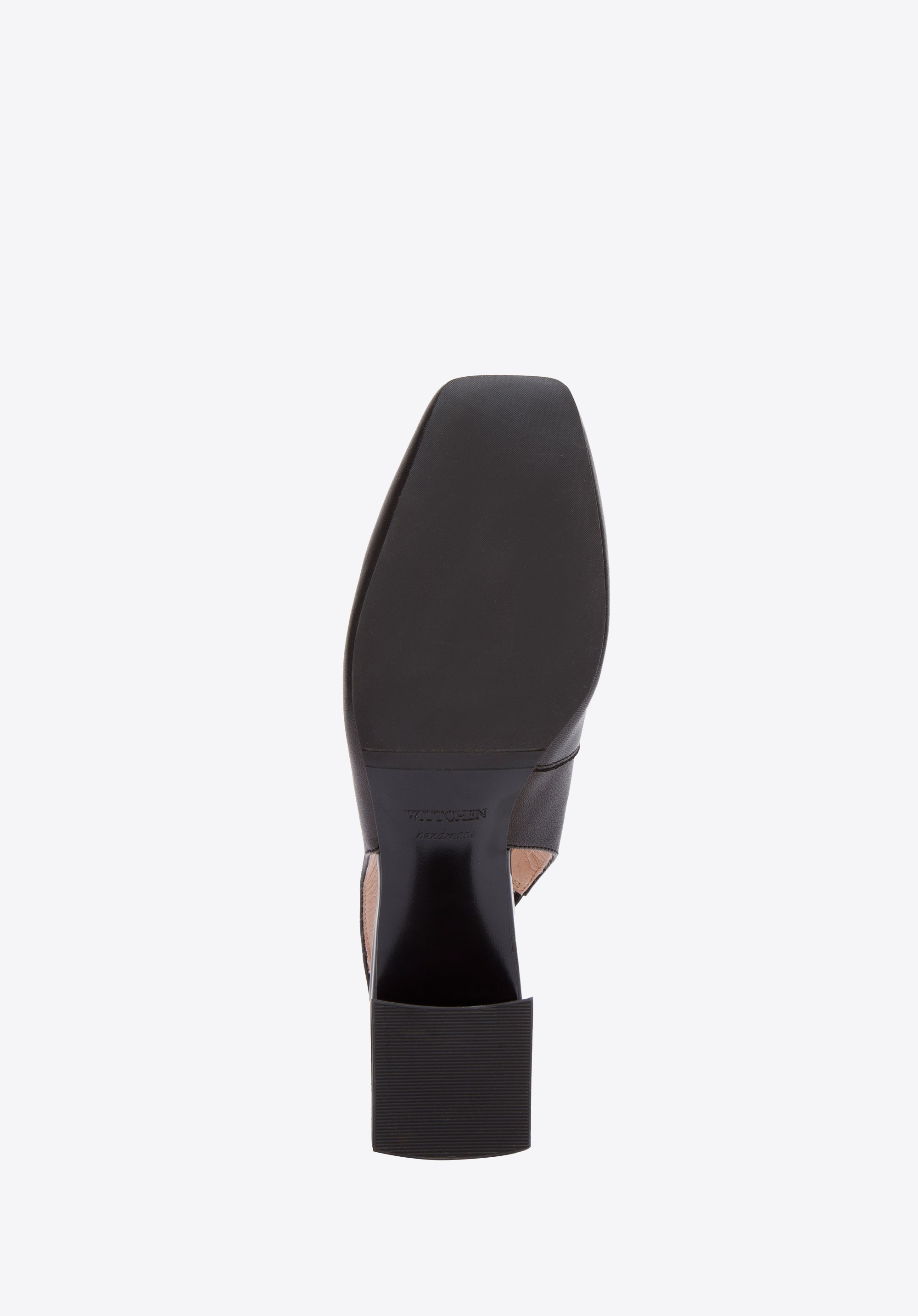 Czółenka skórzane na słupku z klamrą