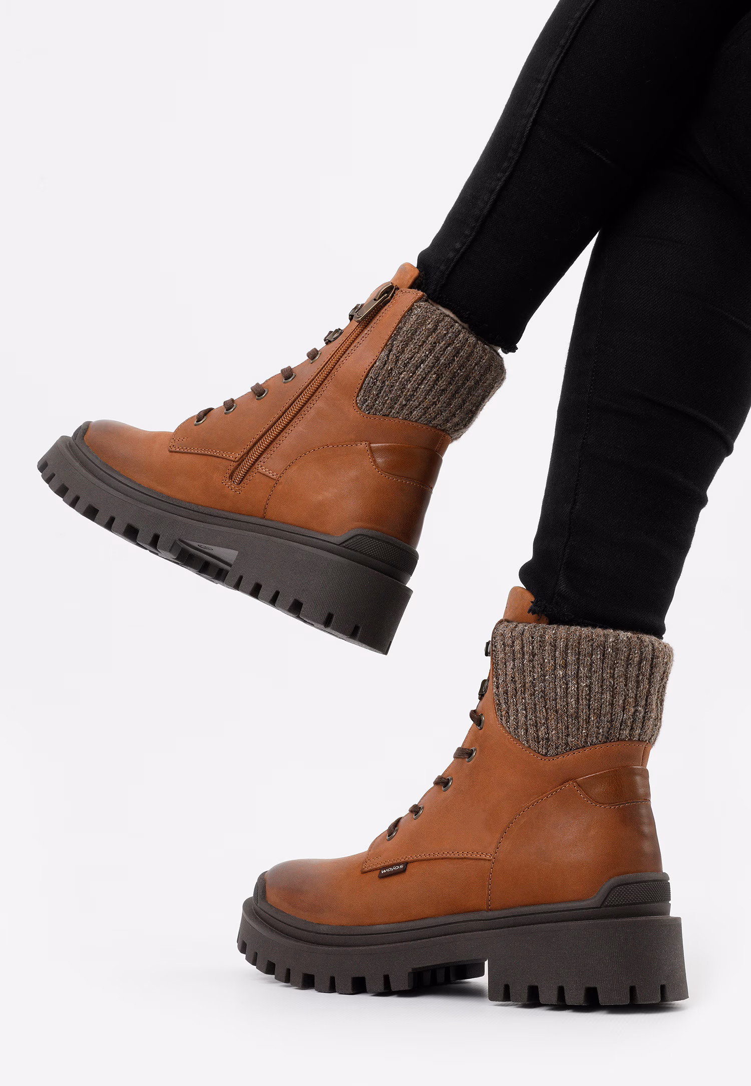 Jasnobrązowe trzewiki damskie typu workery ze skarpetą