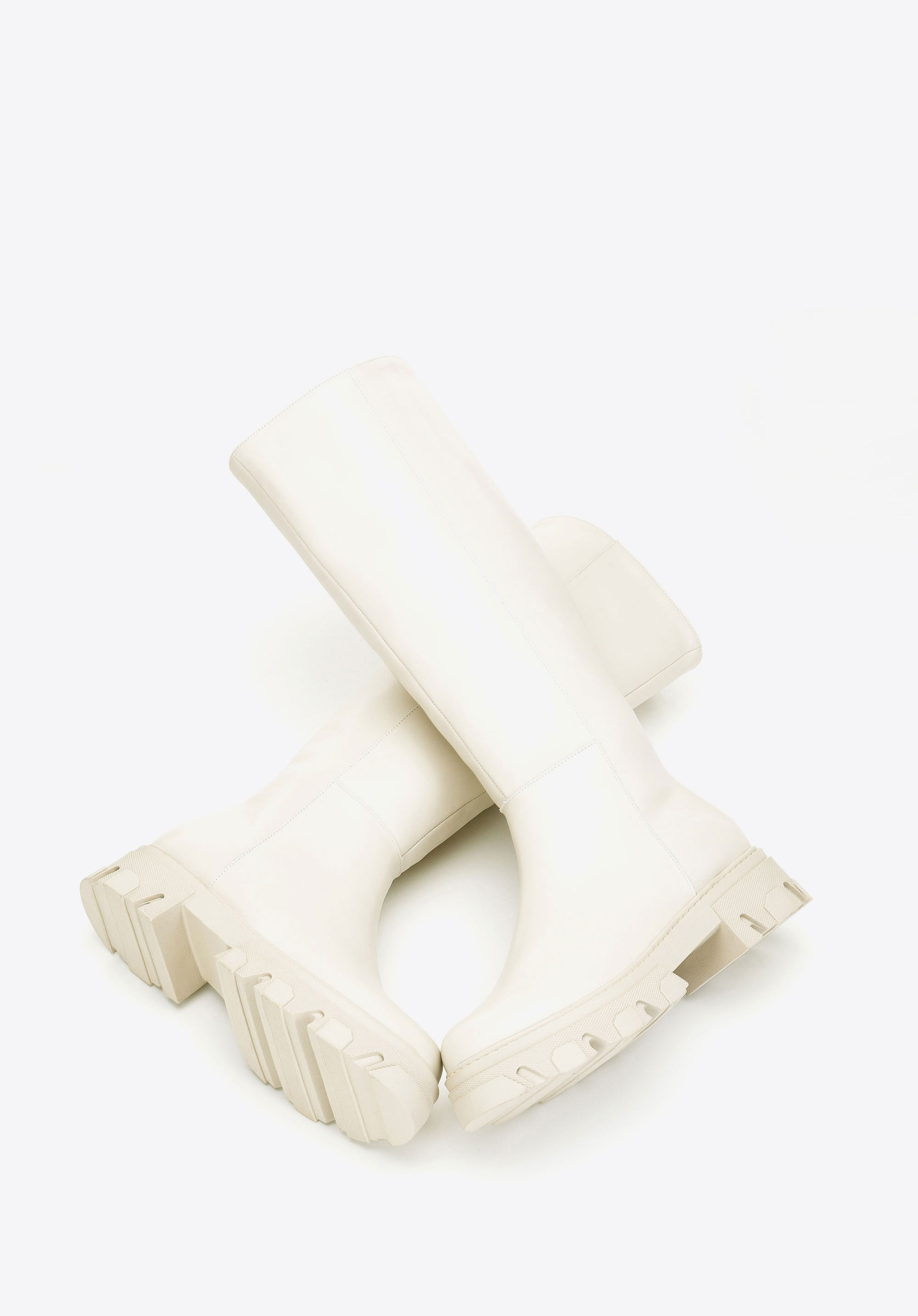 Damskie kozaki skórzane na grubej podeszwie z suwakiem