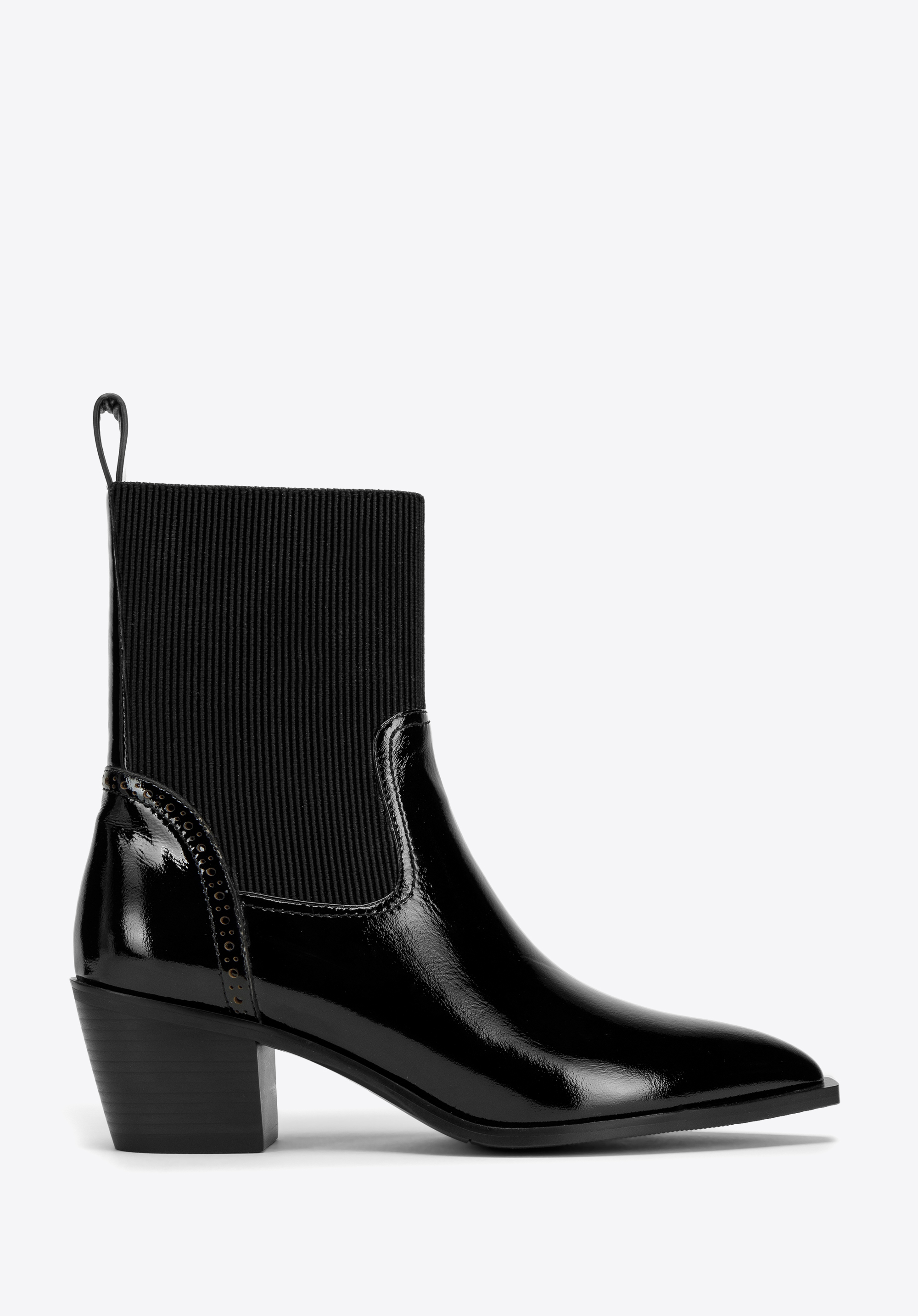 Damskie kowbojki z lakierowanej skóry z elastyczną cholewką