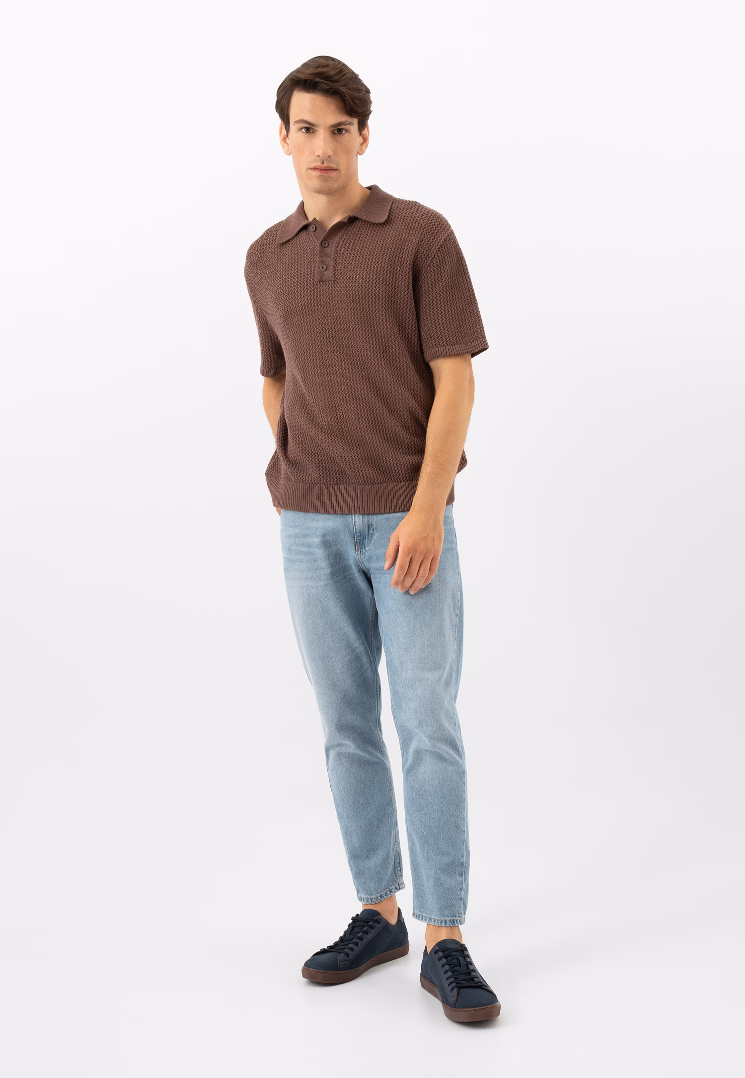 Granatowe trampki męskie na brązowej podeszwie