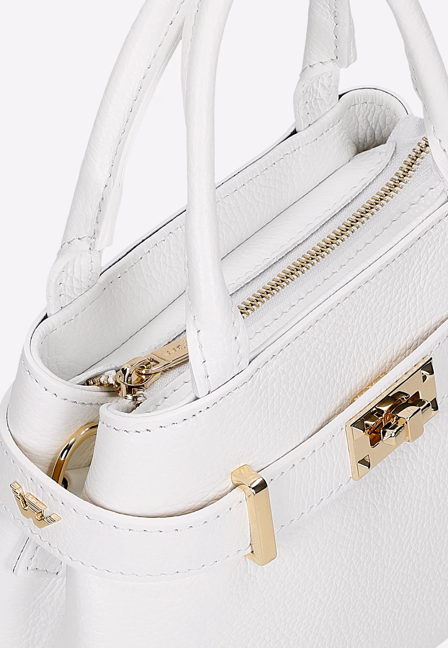 Biała skórzana torebka typu kuferek