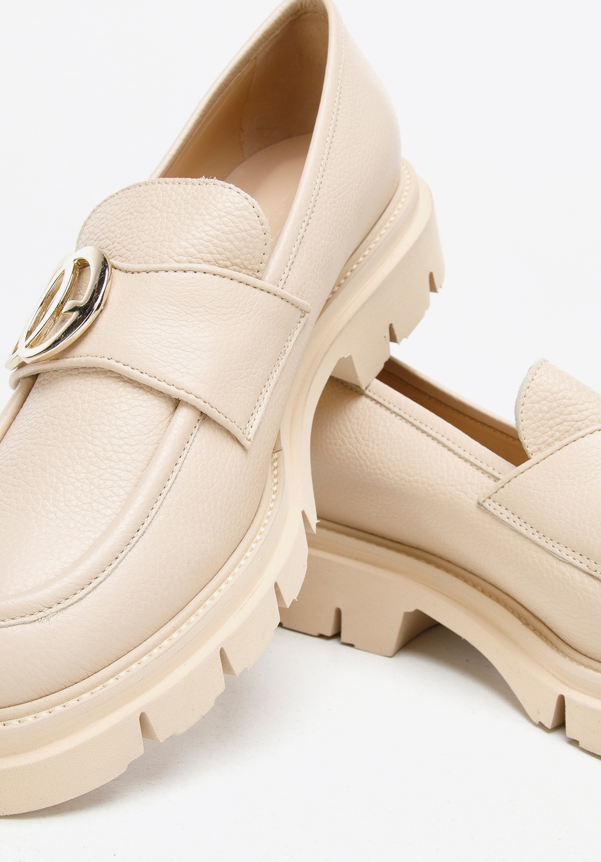 Damskie mokasyny skórzane ze sprzączką na grubej podeszwie