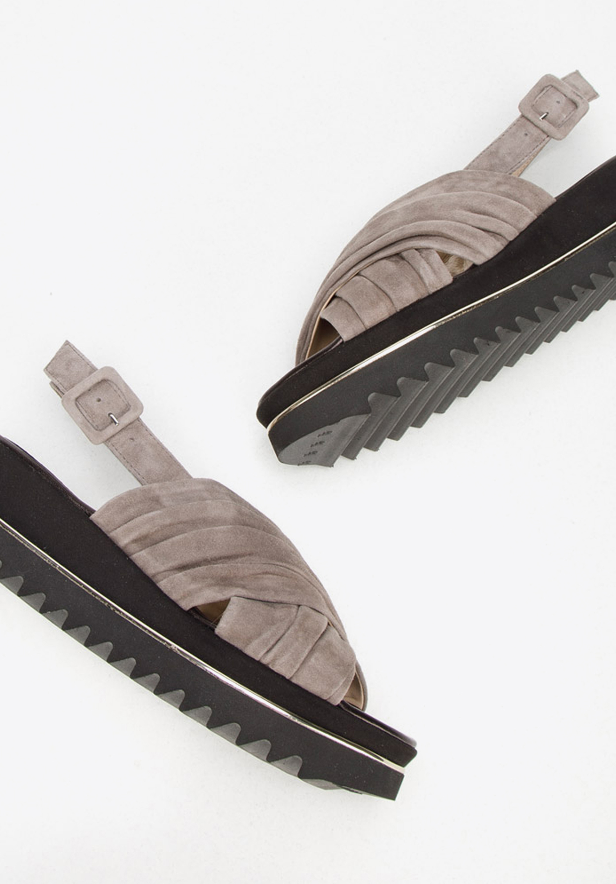 Damskie sandały zamszowe na platformie