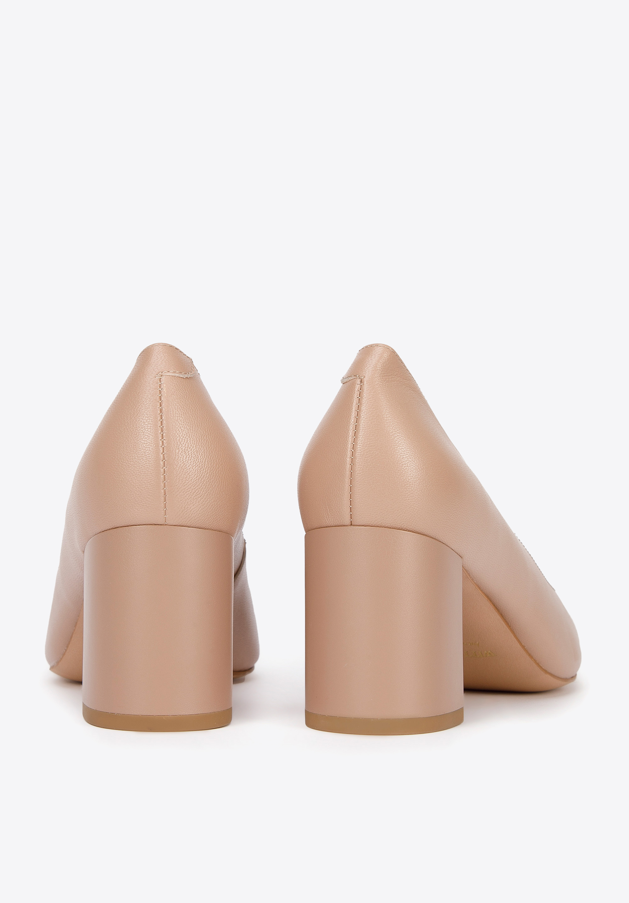 Czółenka skórzane klasyczne na klocku