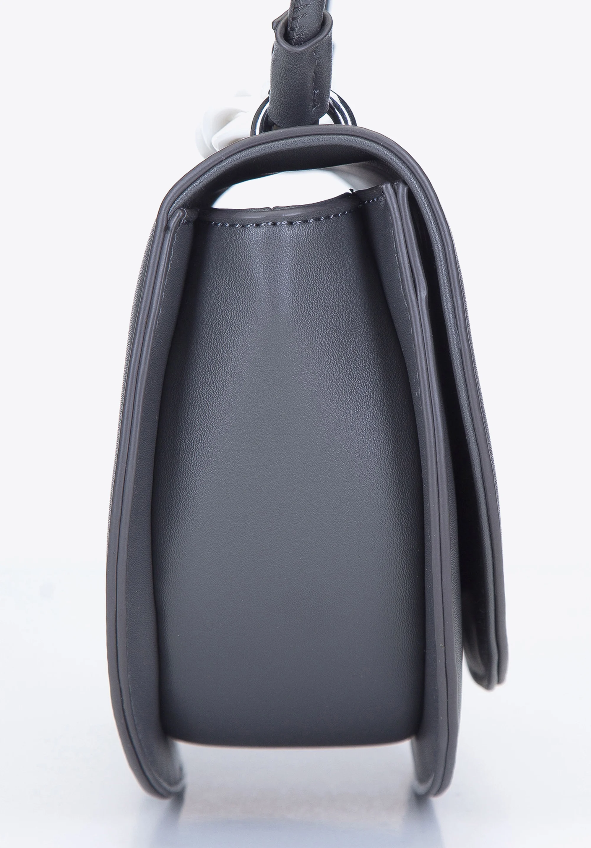 Damska listonoszka półokrągła z grubym łańcuchem