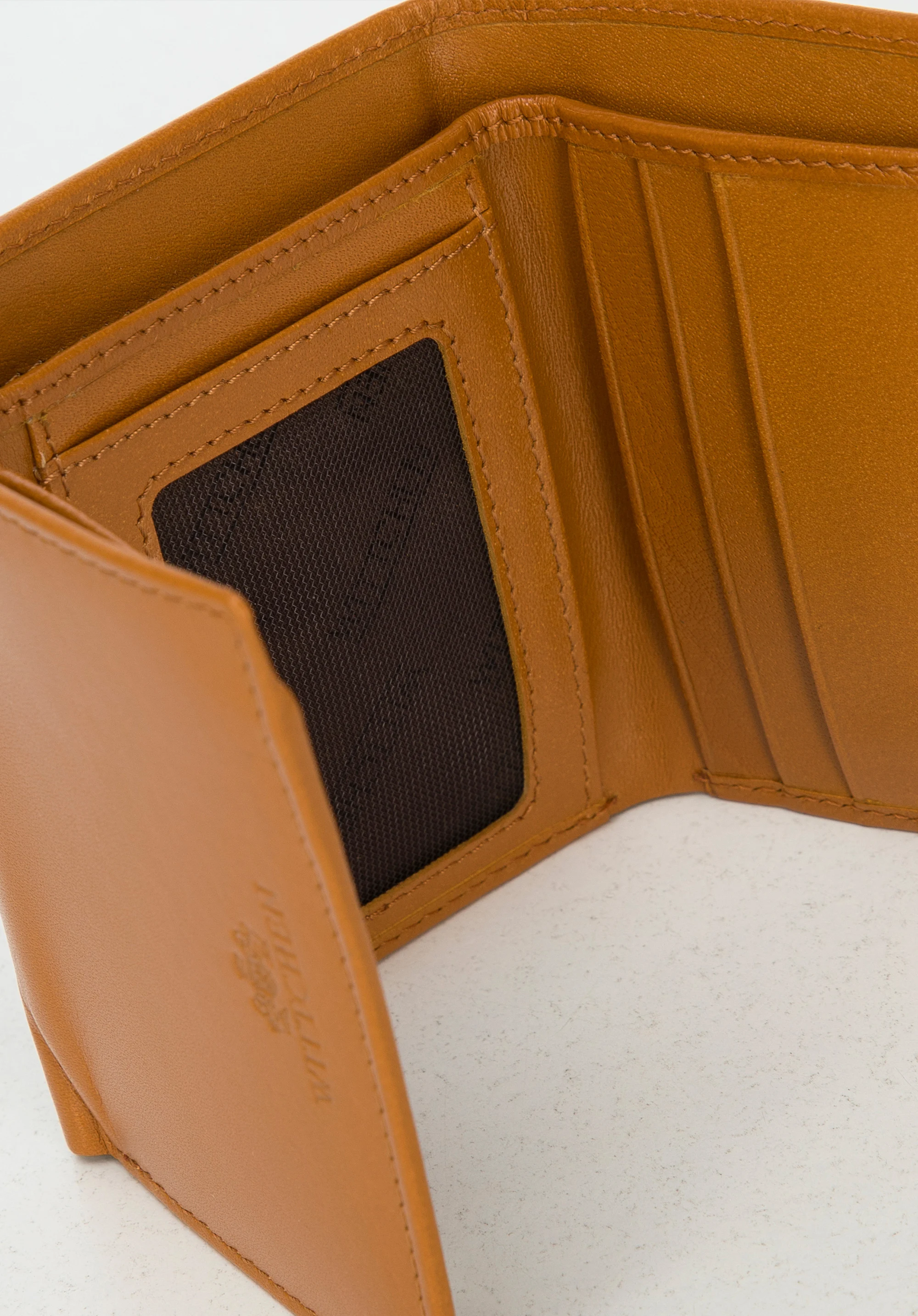 Damski portfel z gładkiej skóry mały