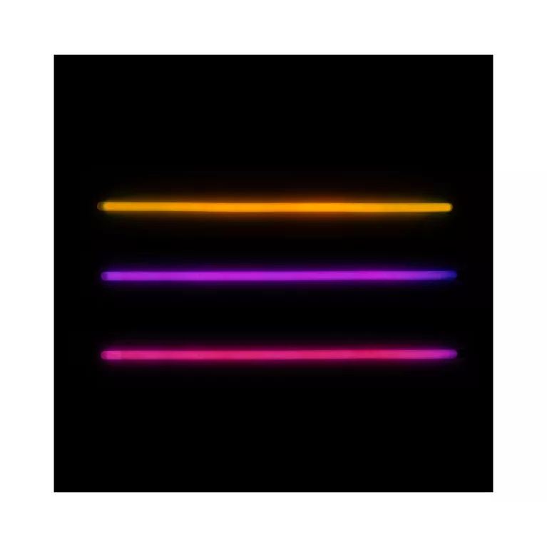 Svítící tyčinky na oblečení pro dívku